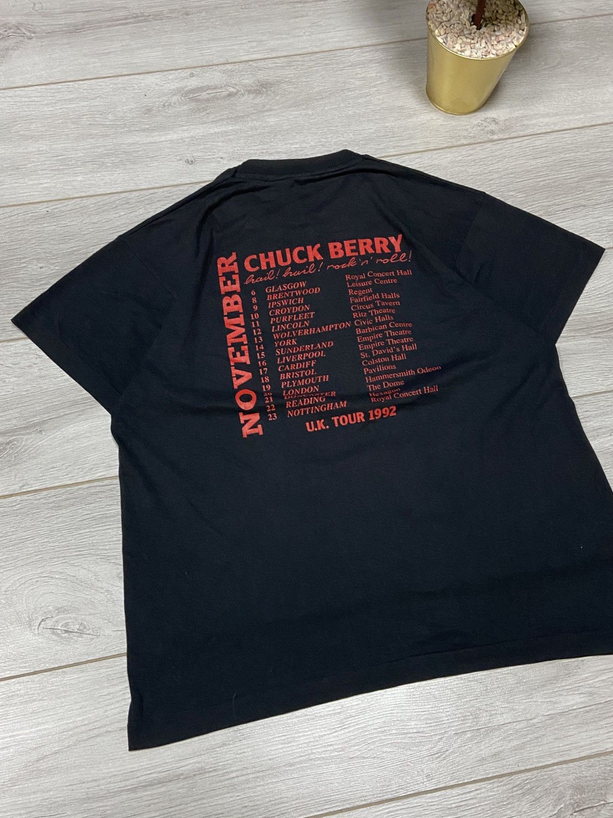 Band Tees Vintage chuck berry 1992 tour t-shirt music single stitch Size US M / EU 48-50 / 2 - 7 Thumbnail