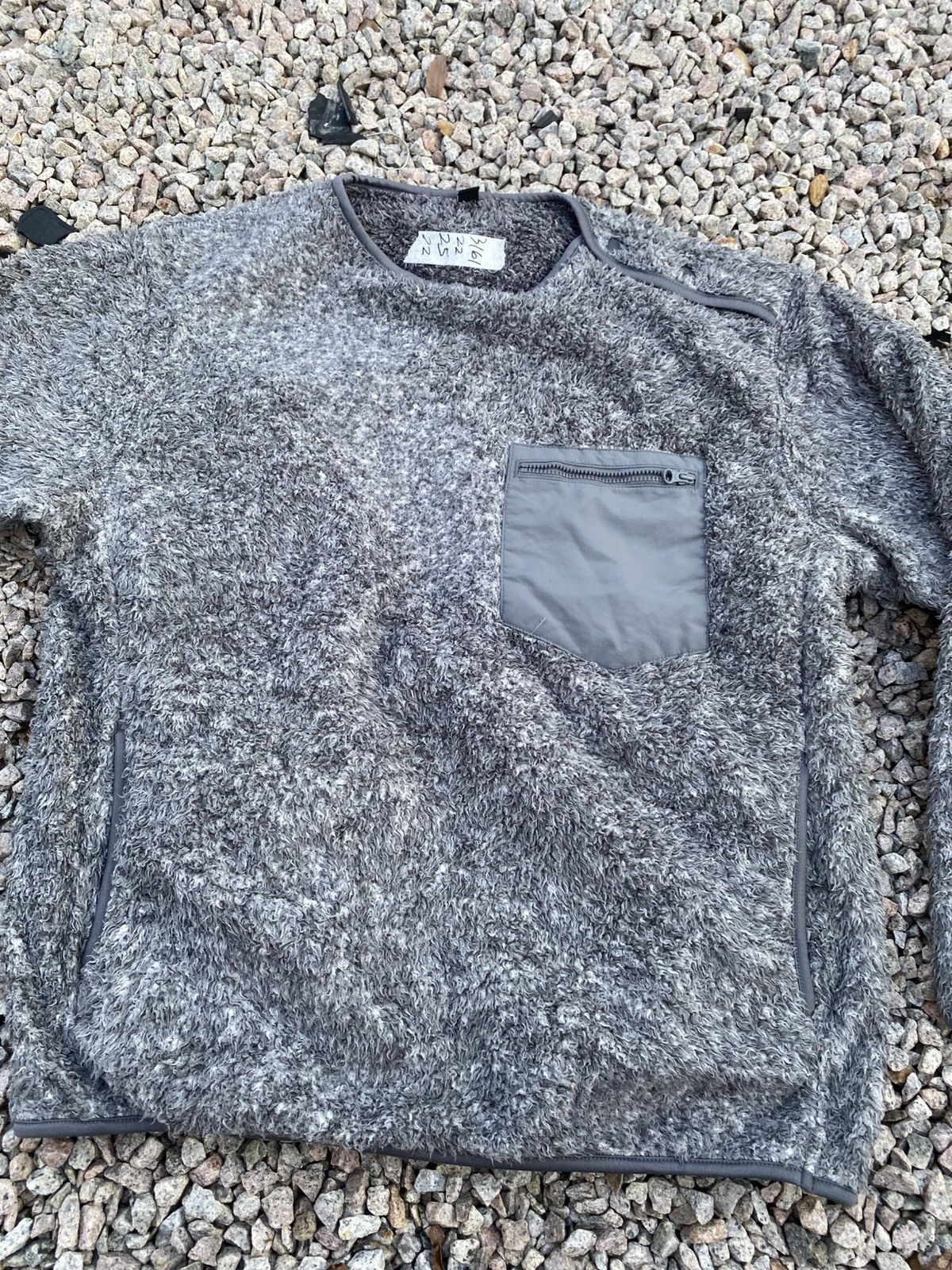 Uniqlo Uniqlo fleece half zipper size L pit 22 Size US L / EU 52-54 / 3 - 3 Thumbnail