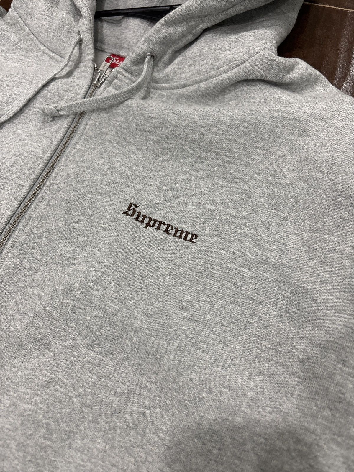 Supreme BRAND NEW Supreme Crest Zip Up Hoodie Size XL Size US XL / EU 56 / 4 - 6 Thumbnail