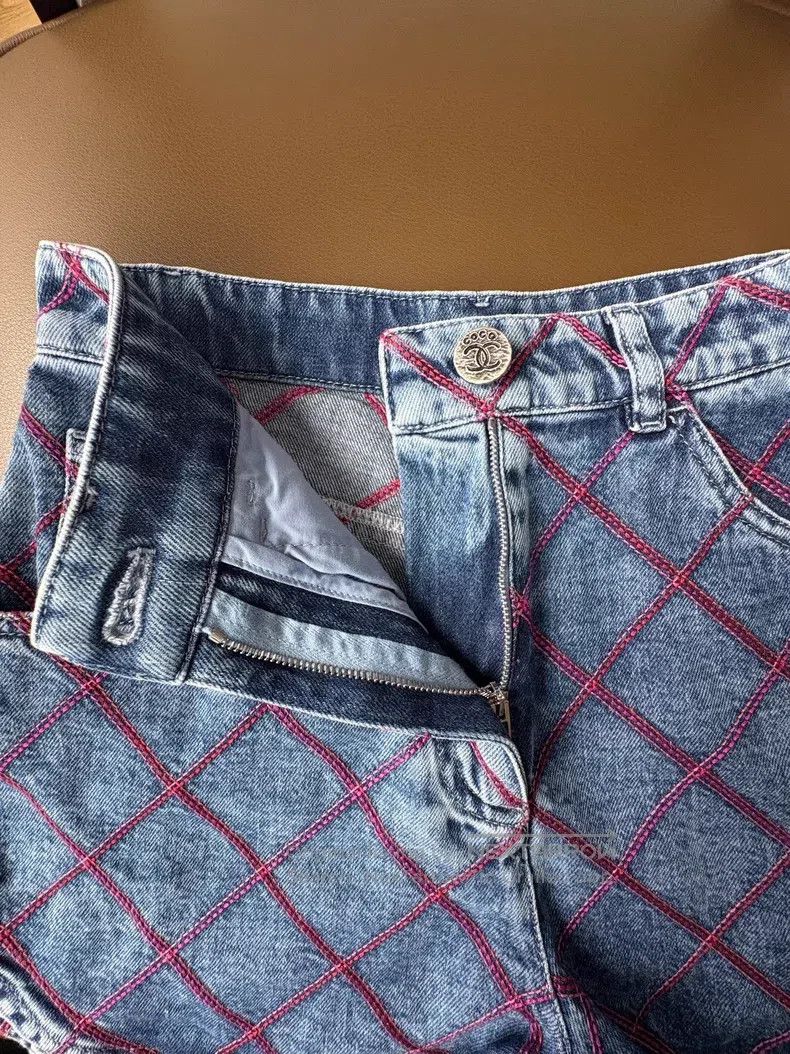 Chanel Chanel Diamond check denim shorts Size 42" / US 20 - 5 Thumbnail