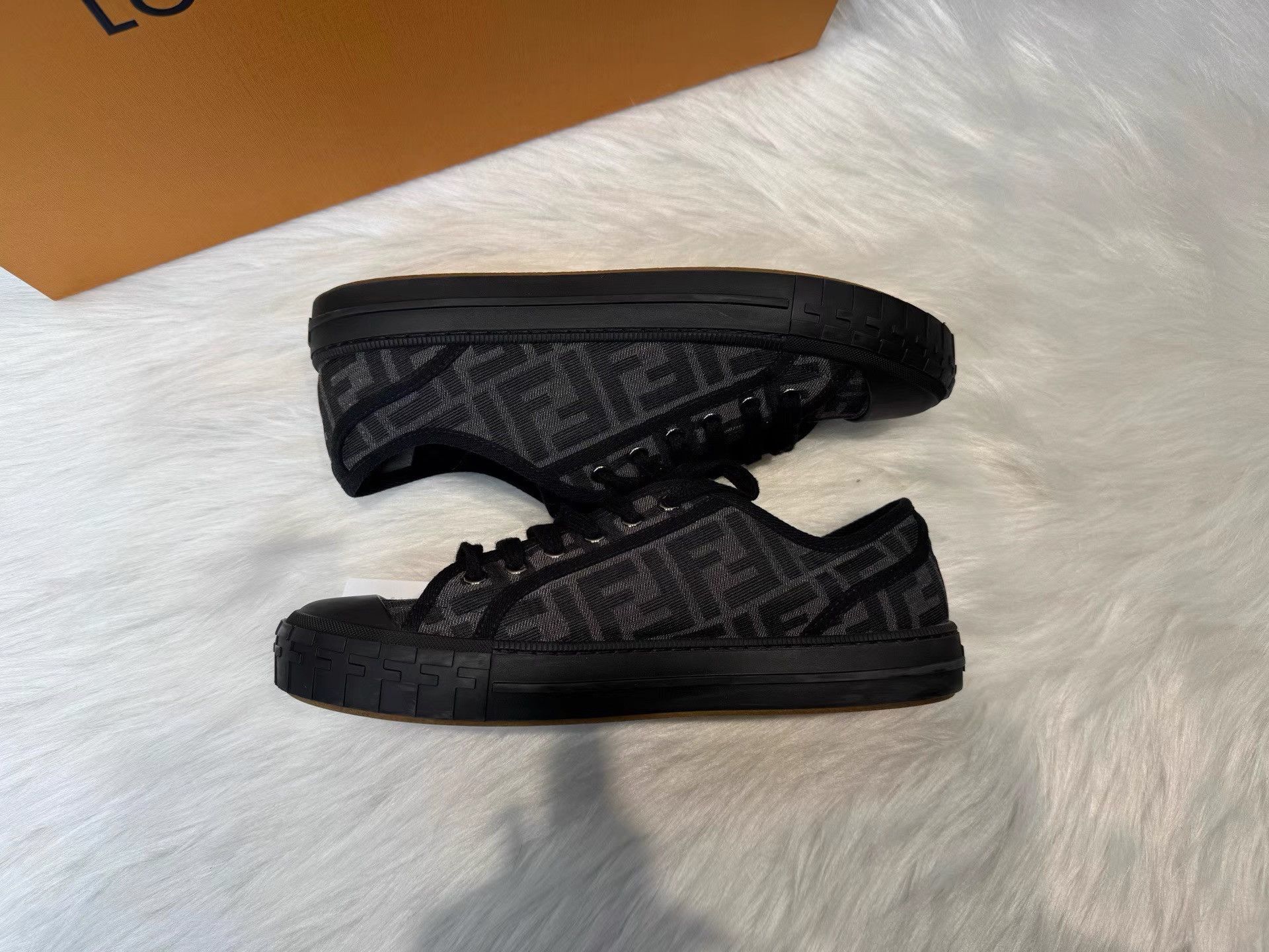 Fendi FENDI Domino Black & Grey Low-Top Sneakers K36 Size US 8 / EU 41 - 6 Thumbnail