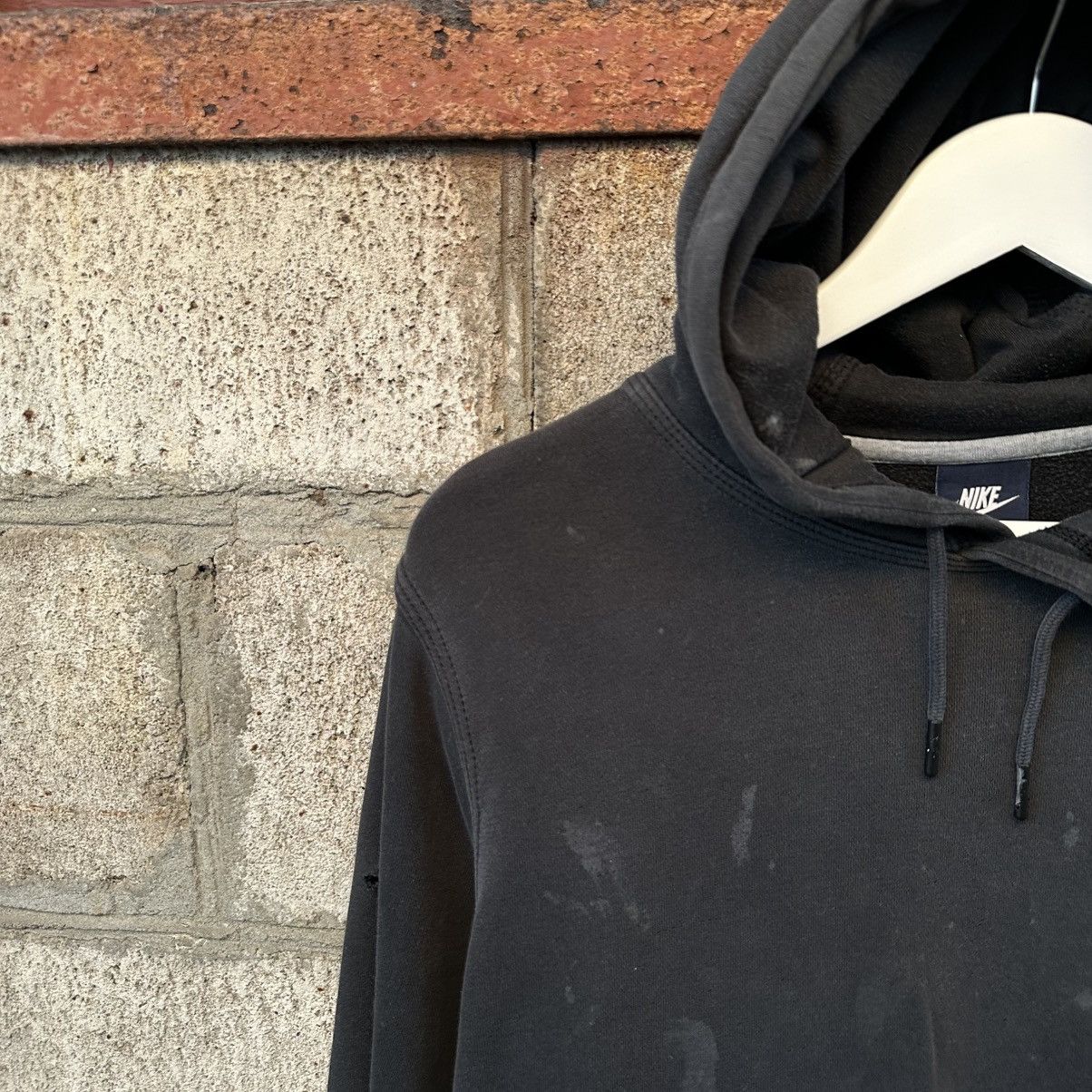 Nike Vintage Nike Hoodie Size M Basic Fit Trashed Y2K 00s USA Size US M / EU 48-50 / 2 - 6 Thumbnail