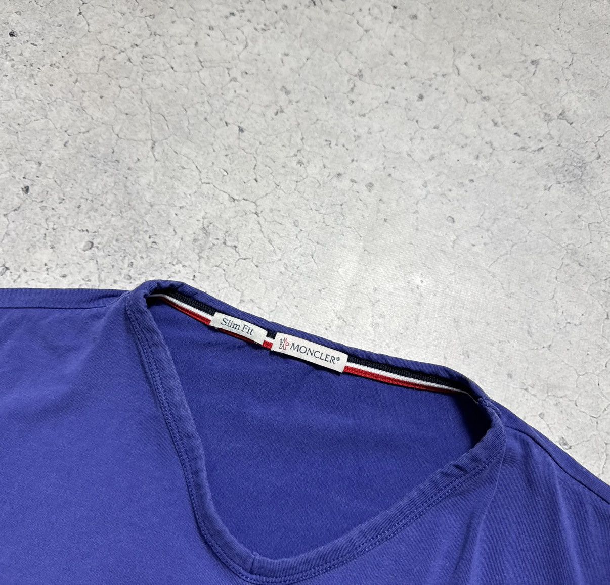 Moncler Moncler Maglia Scollo A V T-Shirt Luxury Size US XL / EU 56 / 4 - 6 Thumbnail