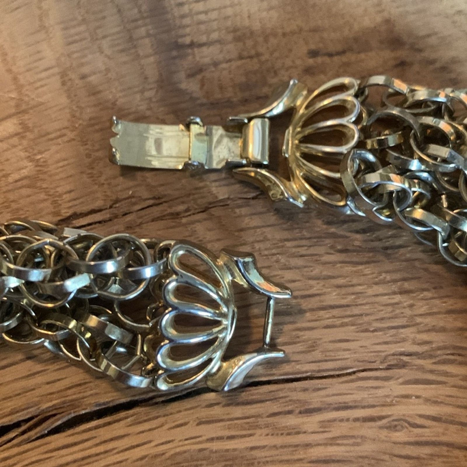Vintage Triple strand layered gold tiered graduated vintage chains Size ONE SIZE - 7 Thumbnail