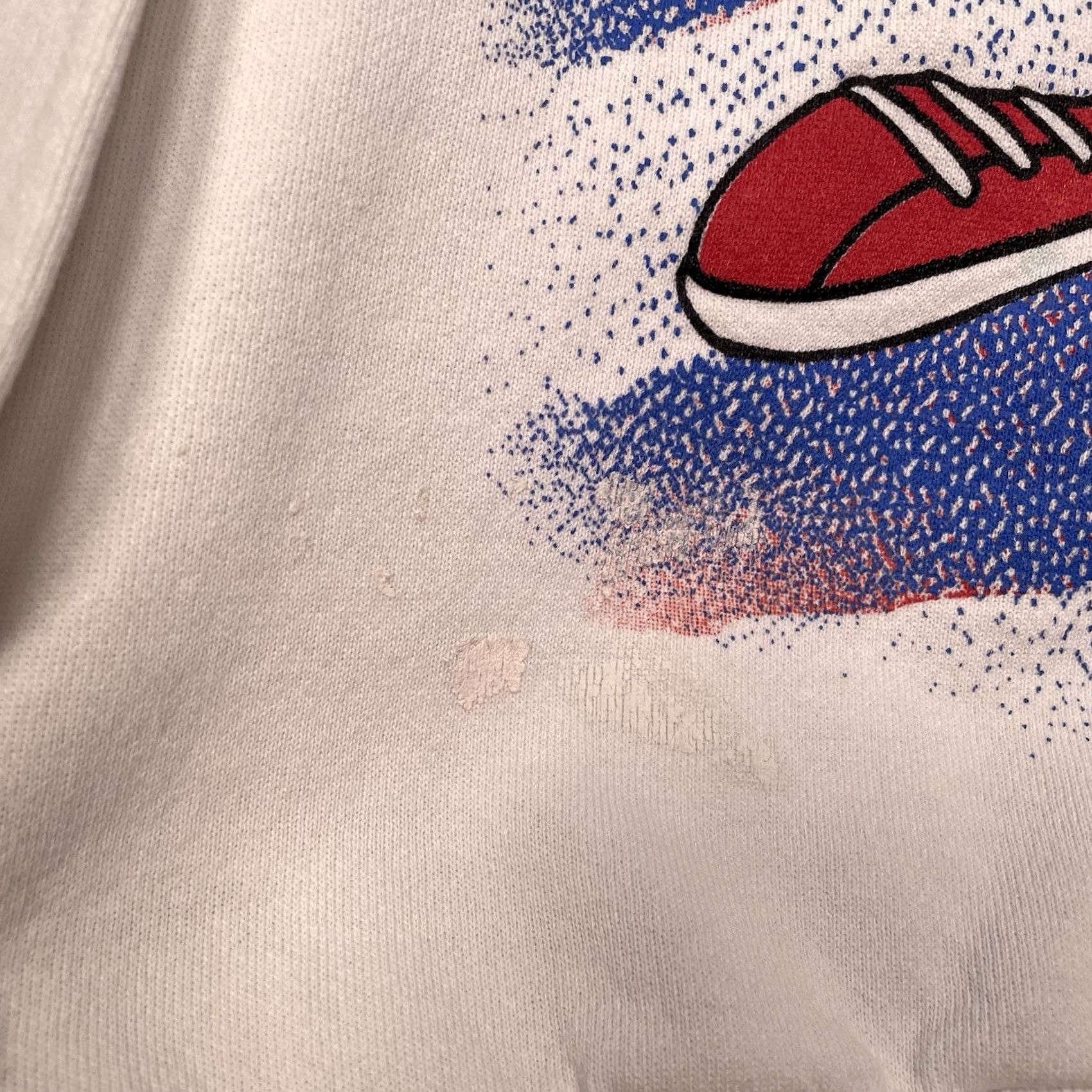 Vintage VINTAGE Looney Tunes Sweatshirt Taz American Flag Crewneck XL White Unisex Adults Sweatshirt Pullover 1995 Staining Size US XL / EU 56 / 4 - 4 Thumbnail