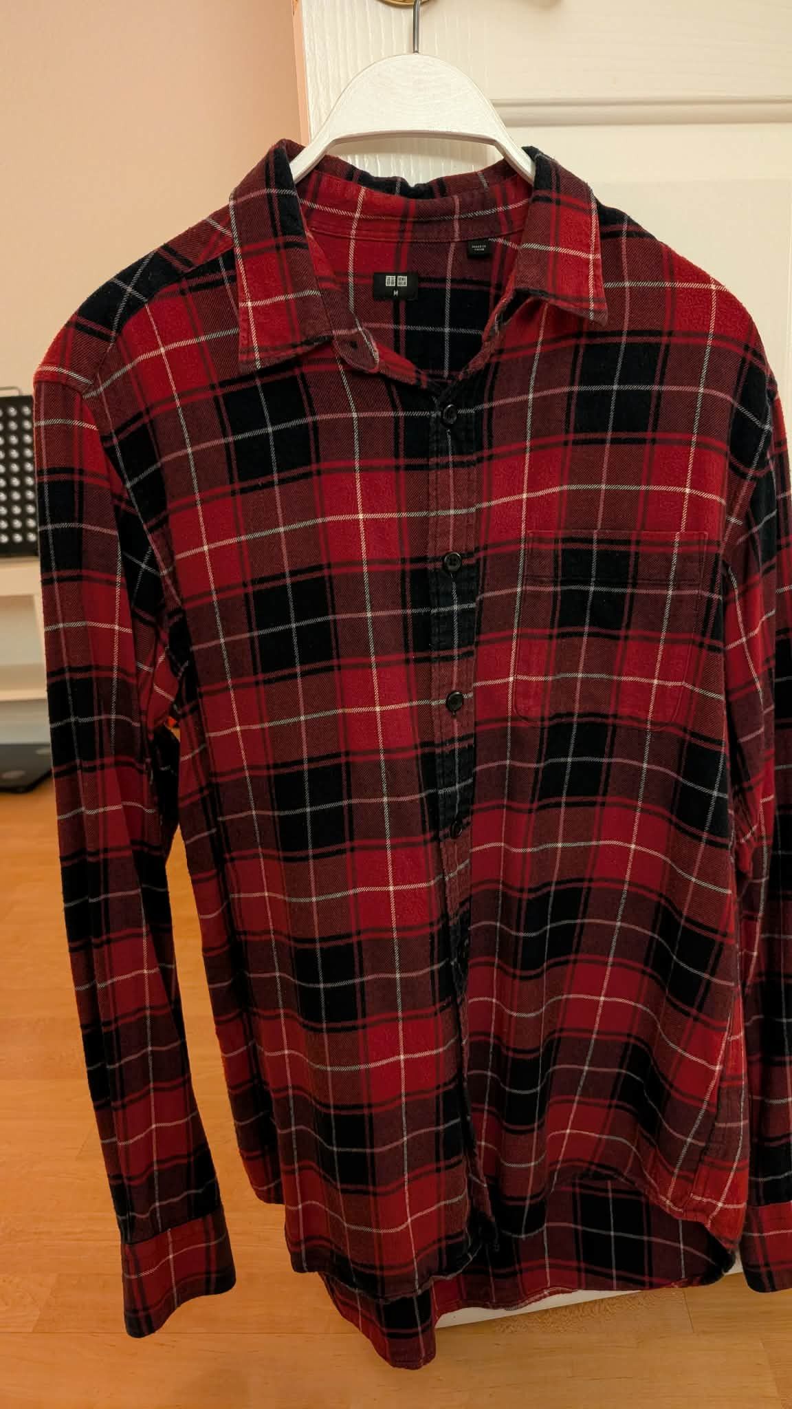 Uniqlo Uniqlo Flannel Shirt Red & Black Size Medium Size US M / EU 48-50 / 2 - 1 Thumbnail