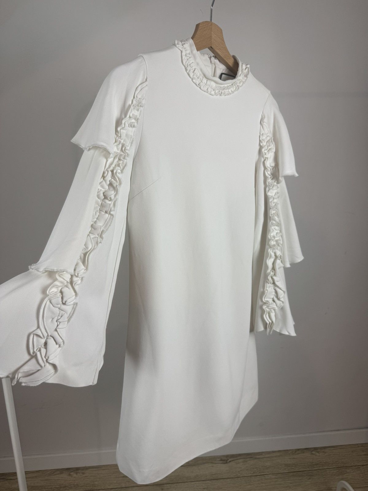ALEXIS Alexis Marianna Tiered Bell Sleeved Ecru Mini Shift Dress Size S / US 4 / IT 40 - 7 Thumbnail