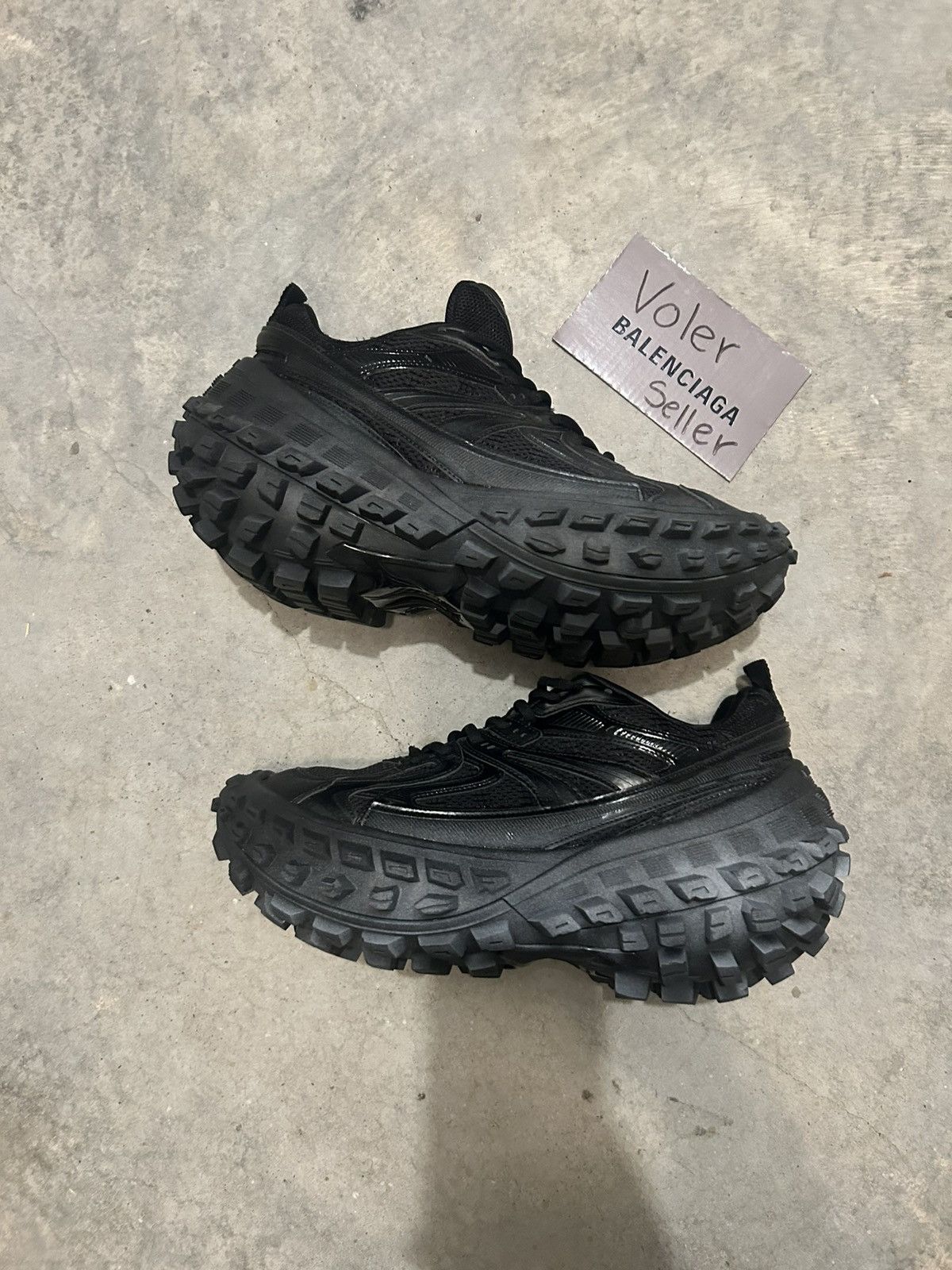 BALENCIAGA DEFENDER size 44-