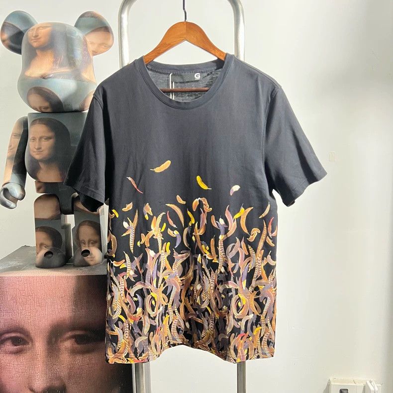 Givenchy Givenchy Feather short-sleeve p1635 Size US L / EU 52-54 / 3 - 1 Thumbnail