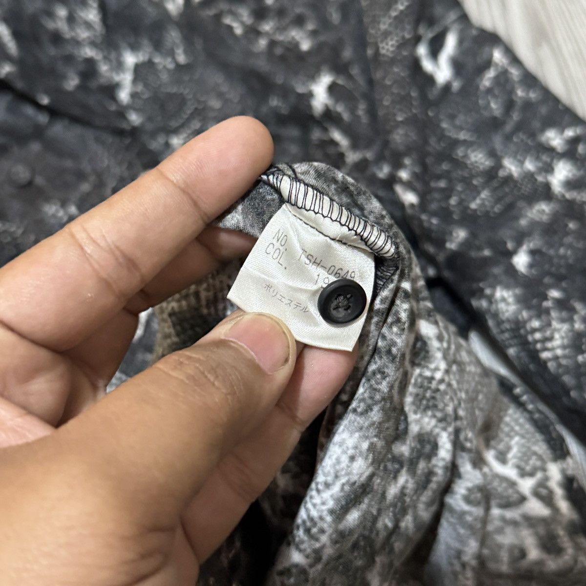 Tornado Mart Tornado Mart Snake Skin Buttons Up Size M / US 6-8 / IT 42-44 - 4 Thumbnail