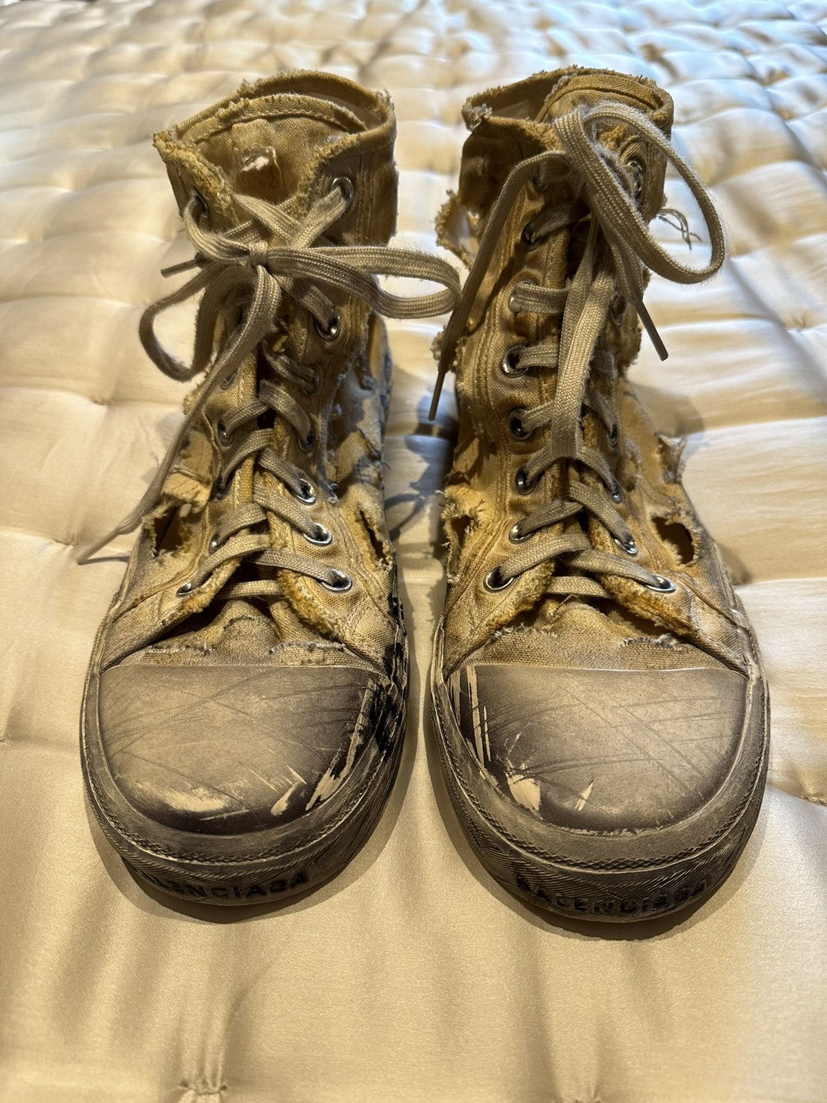 Balenciaga 1/100 Limited Edition Destroyed Paris Hightop Size US 11 / EU 44 - 2 Preview