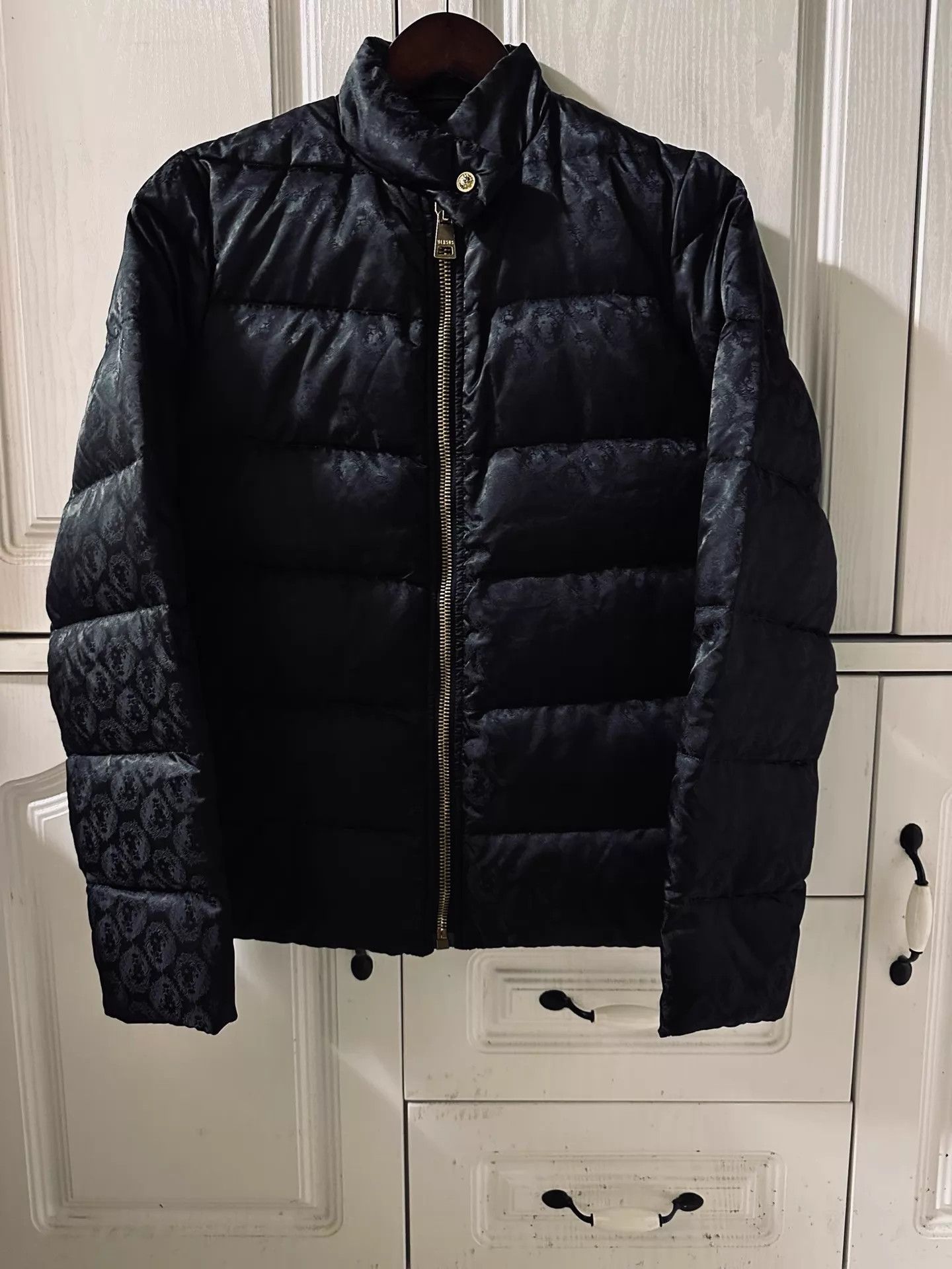 Versace Versace New All Over Shadow Lion Graphic Down Jacket Size S Size S / US 4 / IT 40 - 1 Thumbnail