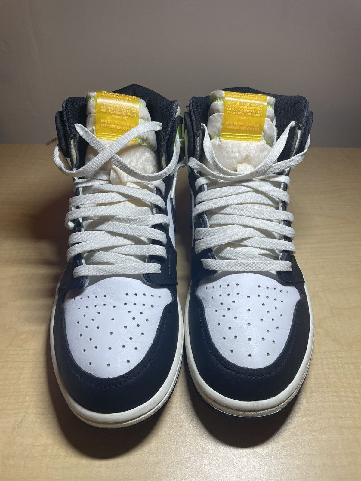 Jordan Brand × Nike Jordan 1 Volt Gold Size US 11 / EU 44 - 3 Thumbnail