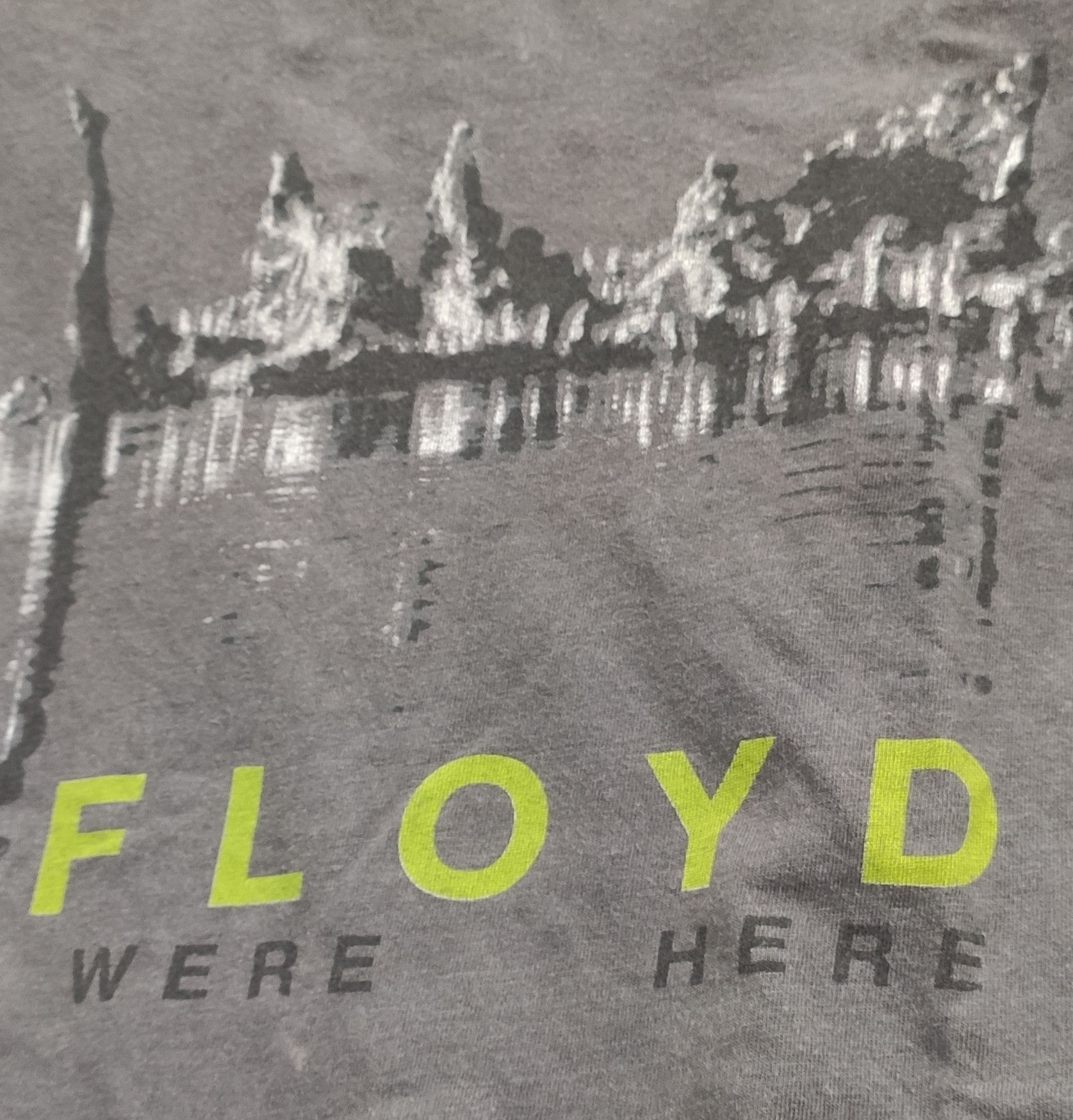 Pink Floyd × Vintage Vintage Sunfaded Distressed Pink Floyd XXL size Size US XL / EU 56 / 4 - 2 Thumbnail