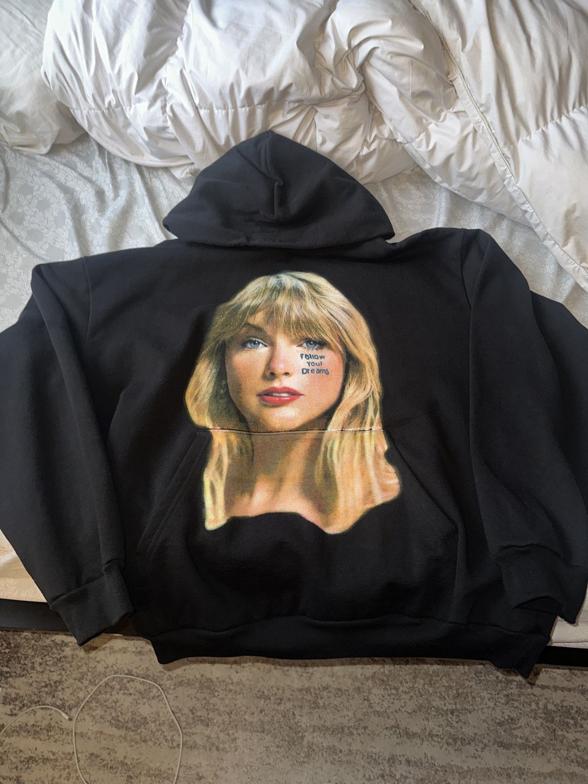 Sweat à Capuche Taylor Swift Gospel Hoodie - Noir Taille L - Neuf Avec étiquettes - Unisexe