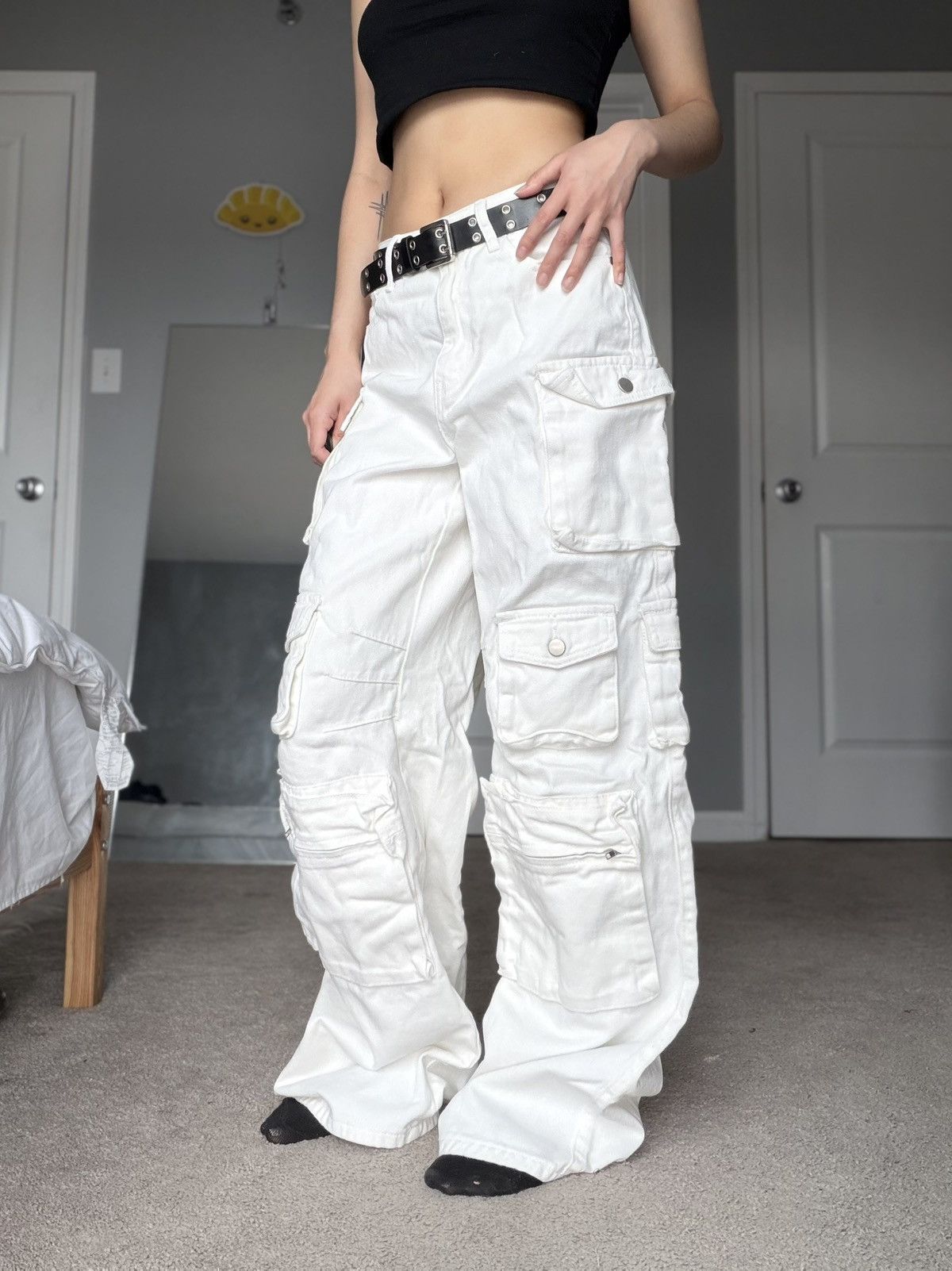 Fashion Nova White Multi-Pocket Wide Leg High Waisted Baggy Cargo Pants Size 28" / US 6 / IT 42 - 10 Thumbnail