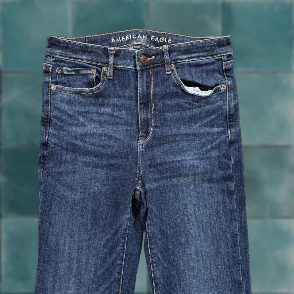 American Eagle Outfitters American Eagle Jeans Womens 8 Blue Medium Wash Flared Stretch Denim Rise High 29in 5-Pocket Zipper Button Slim Casual Shirts & Jeans Size 30" / US 8 / IT 44 - 1 Thumbnail