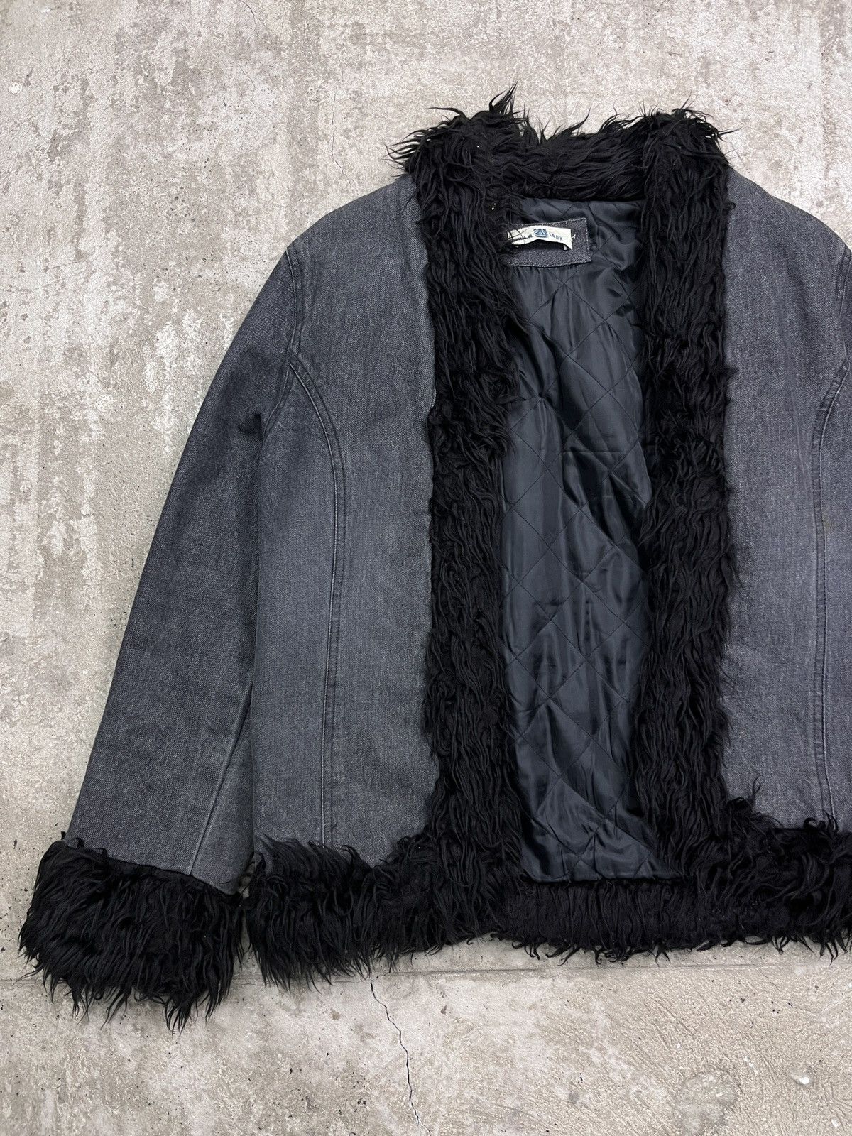 Vintage CRAZY AVANTGARDE DENIM + ECO FUR FADED COAT JACKET - 2277 Size US M / EU 48-50 / 2 - 3 Thumbnail