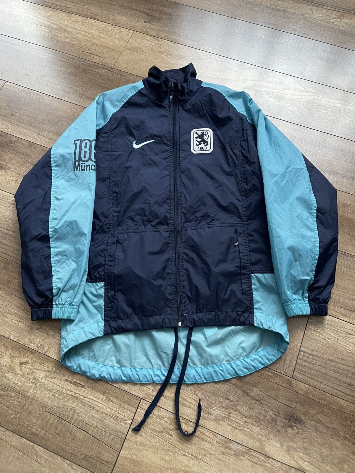 Vintage Vintage Nike TSV 1860 Munich Soccer Zip Jacket 90s Size US M / EU 48-50 / 2 - 2 Thumbnail
