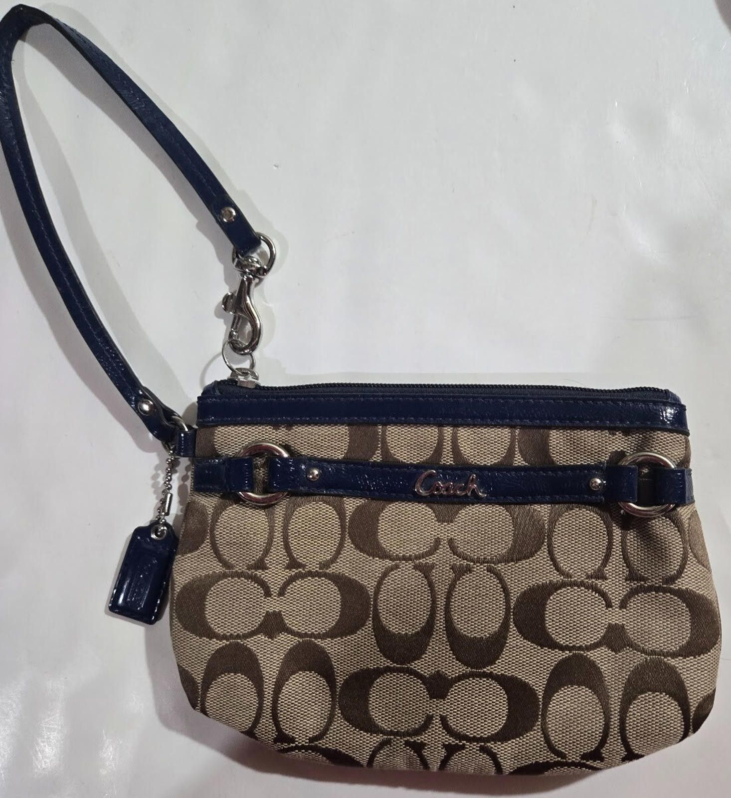 Coach Coach Wristlet Signature Jacquard Fabric w Hang Tag Zippered Size ONE SIZE - 1 Thumbnail