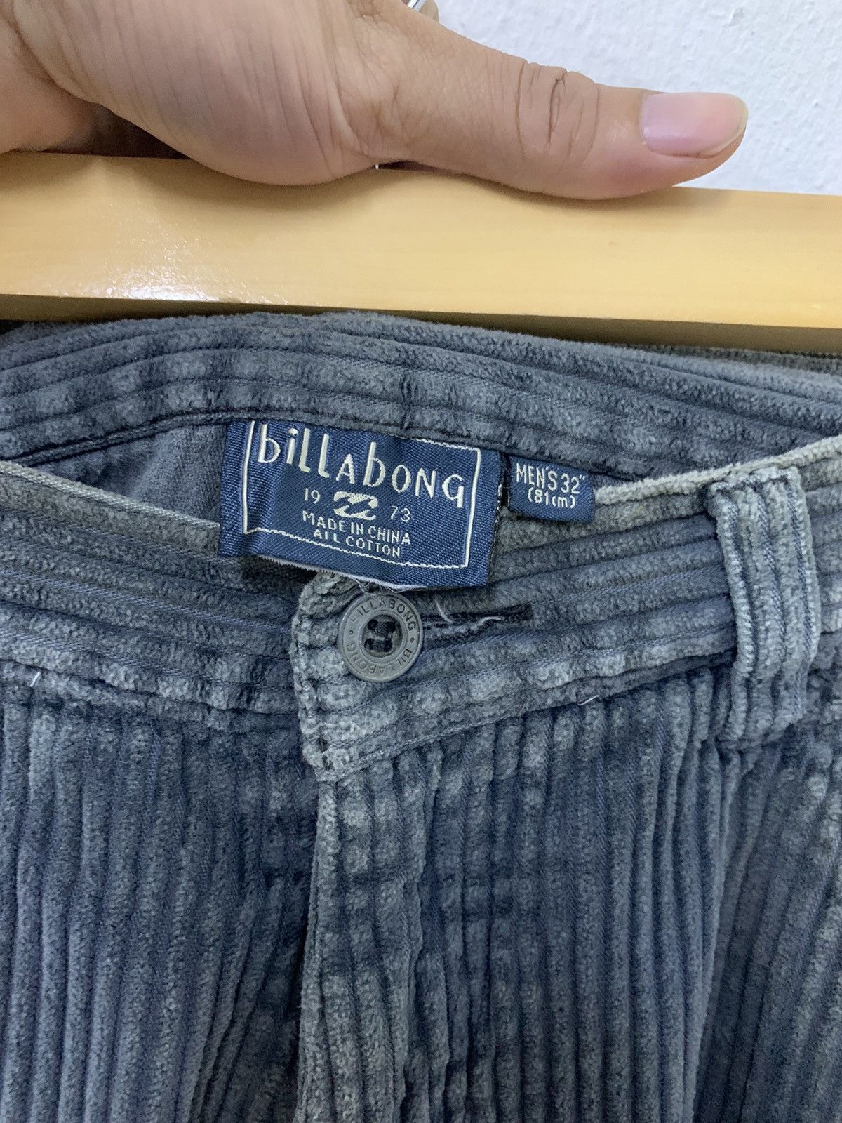 Billabong Vintage Billabong Corduroy Shorts Size US 32 / EU 48 - 6 Thumbnail