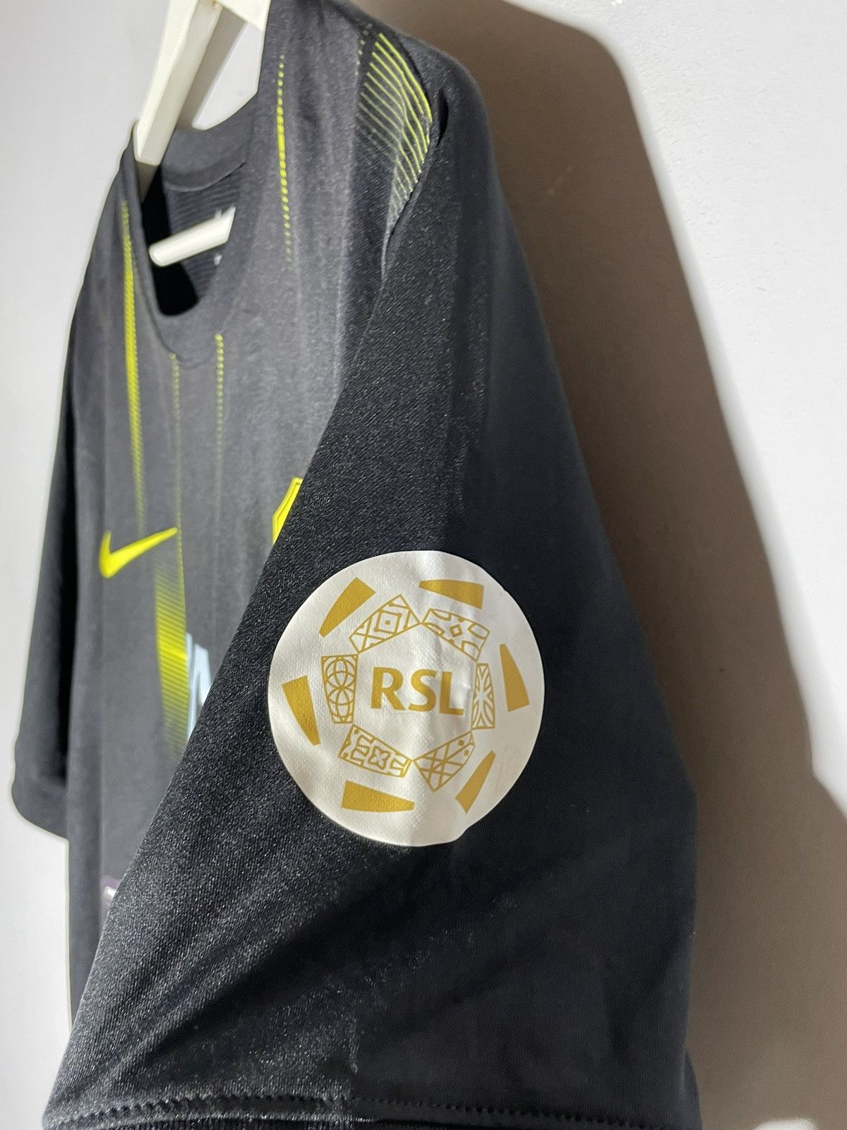 Nike #9 Benzema Al-Ittihad Nike 2023/24 Away NWT Football Shirt Size US XXL / EU 58 / 5 - 7 Thumbnail