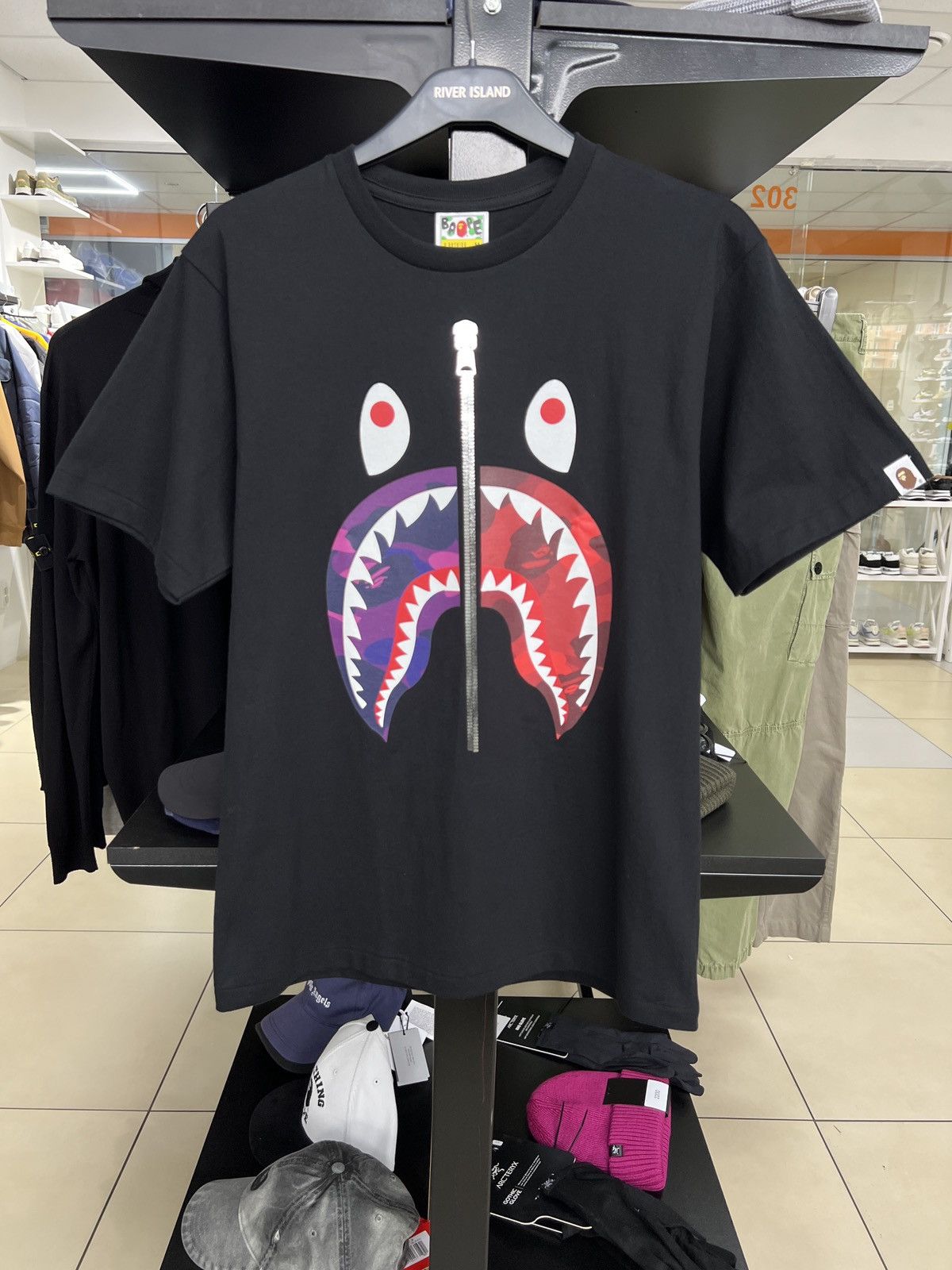 Bape A BATHNIG APE COLOR CAMO SEPARATE SHARK TEE Size US M / EU 48-50 / 2 - 1 Thumbnail