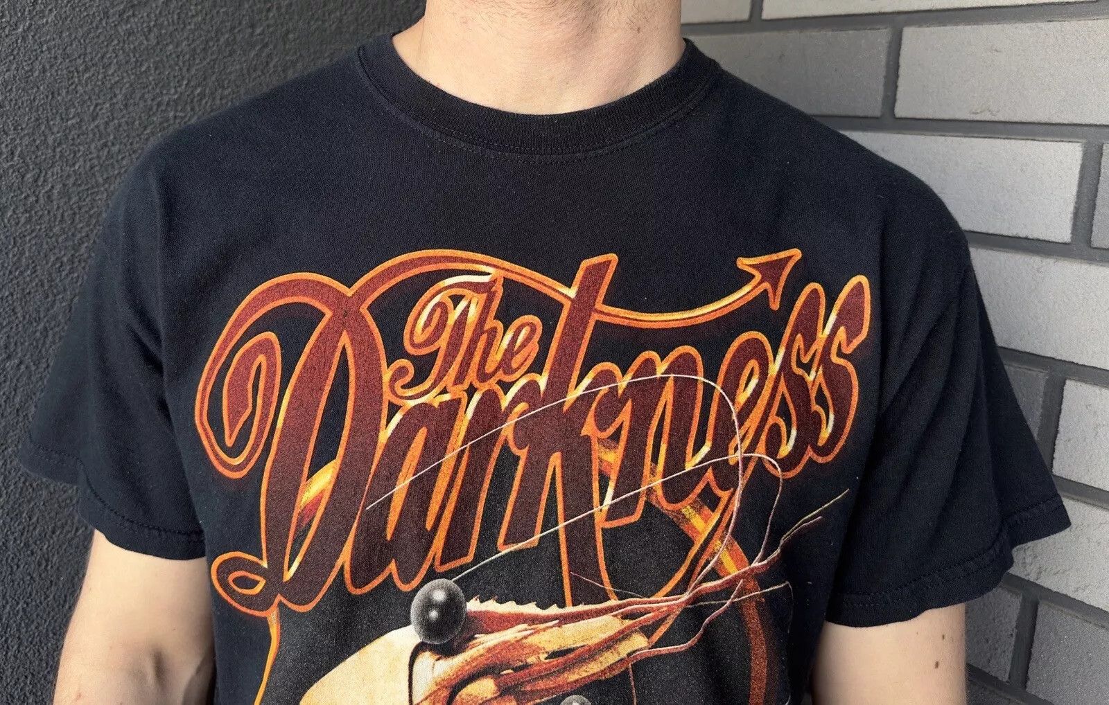 Gildan The Darkness Tour 2011 Shirt Tee Band Rock Metall Size US M / EU 48-50 / 2 - 4 Thumbnail