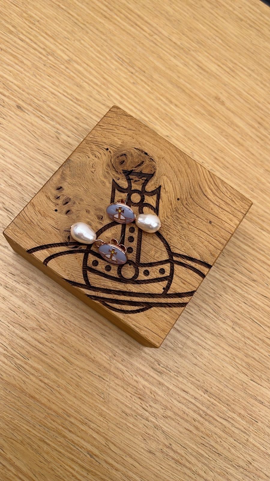 Vivienne Westwood o1f1d3z1025 Size: OS / Loelia Earrings in Pale Blue/Cream Size ONE SIZE - 2 Thumbnail