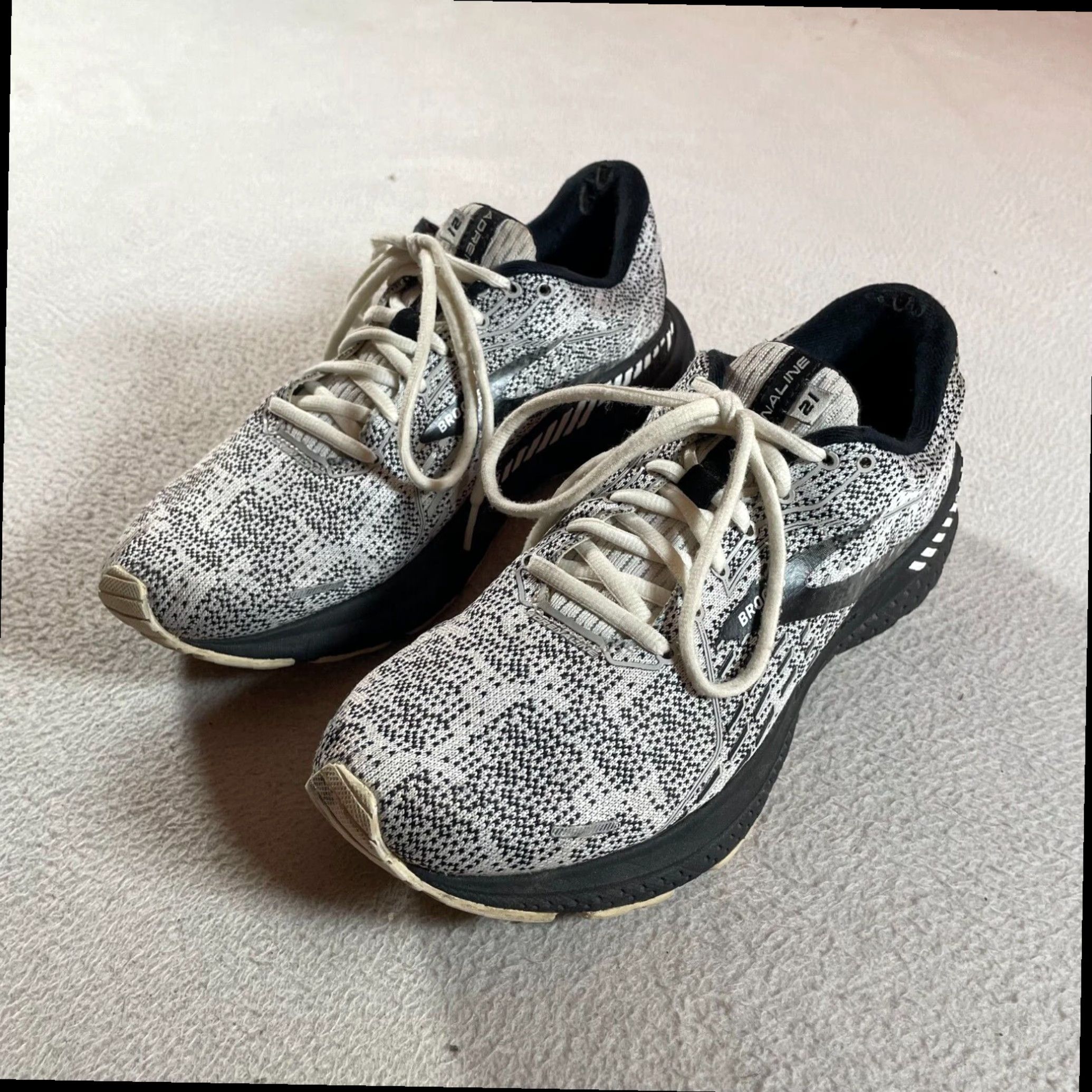 Brooks Adrenaline 21 Women's Running Shoes White Size 10 B