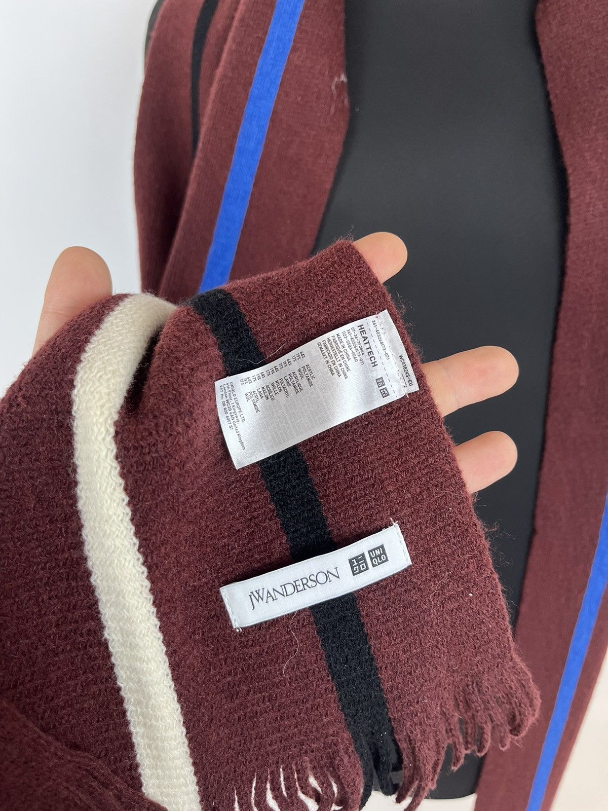 Designer × JW Anderson × Uniqlo Uniqlo JW Anderson Maroon Striped Scarf Heattech Wool (0353) Size ONE SIZE - 3 Thumbnail