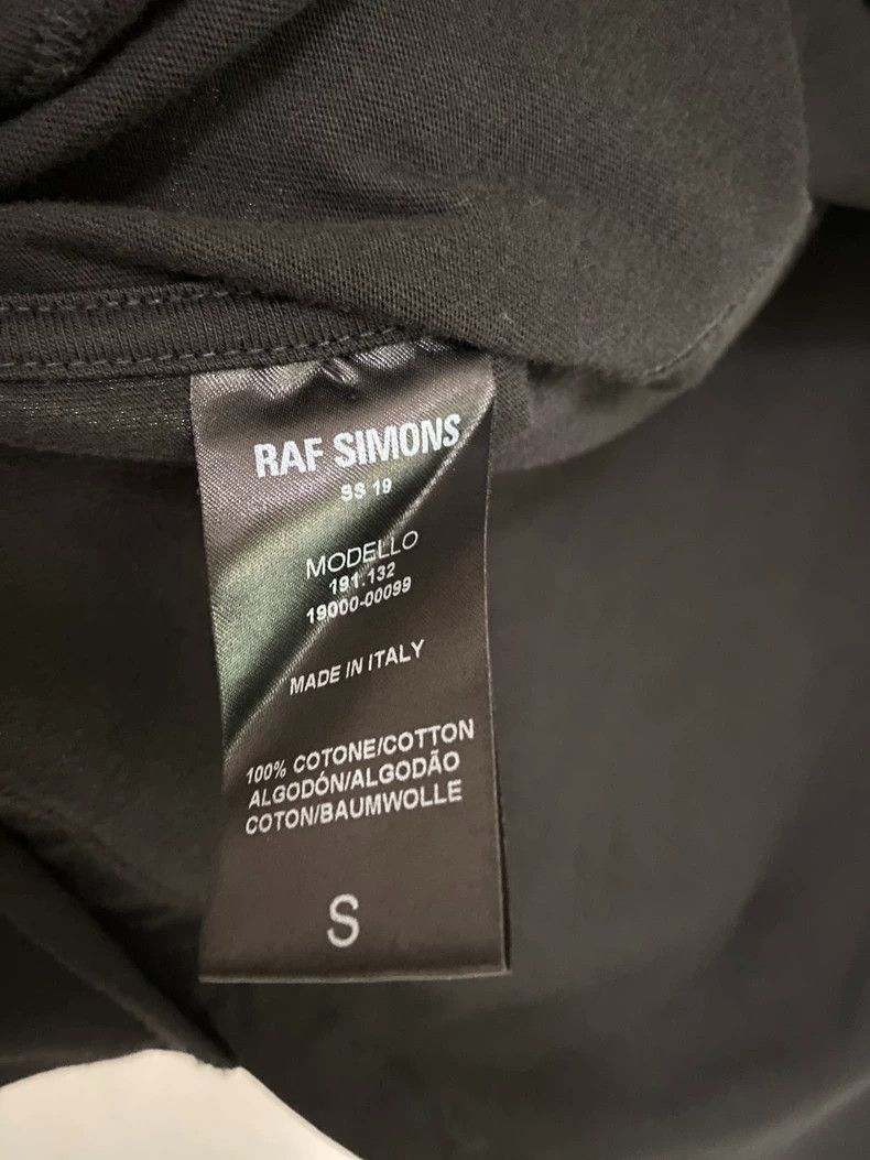 Raf Simons Raf Simons 19ss show style double-necked alien T-shirt Size US S / EU 44-46 / 1 - 8 Thumbnail