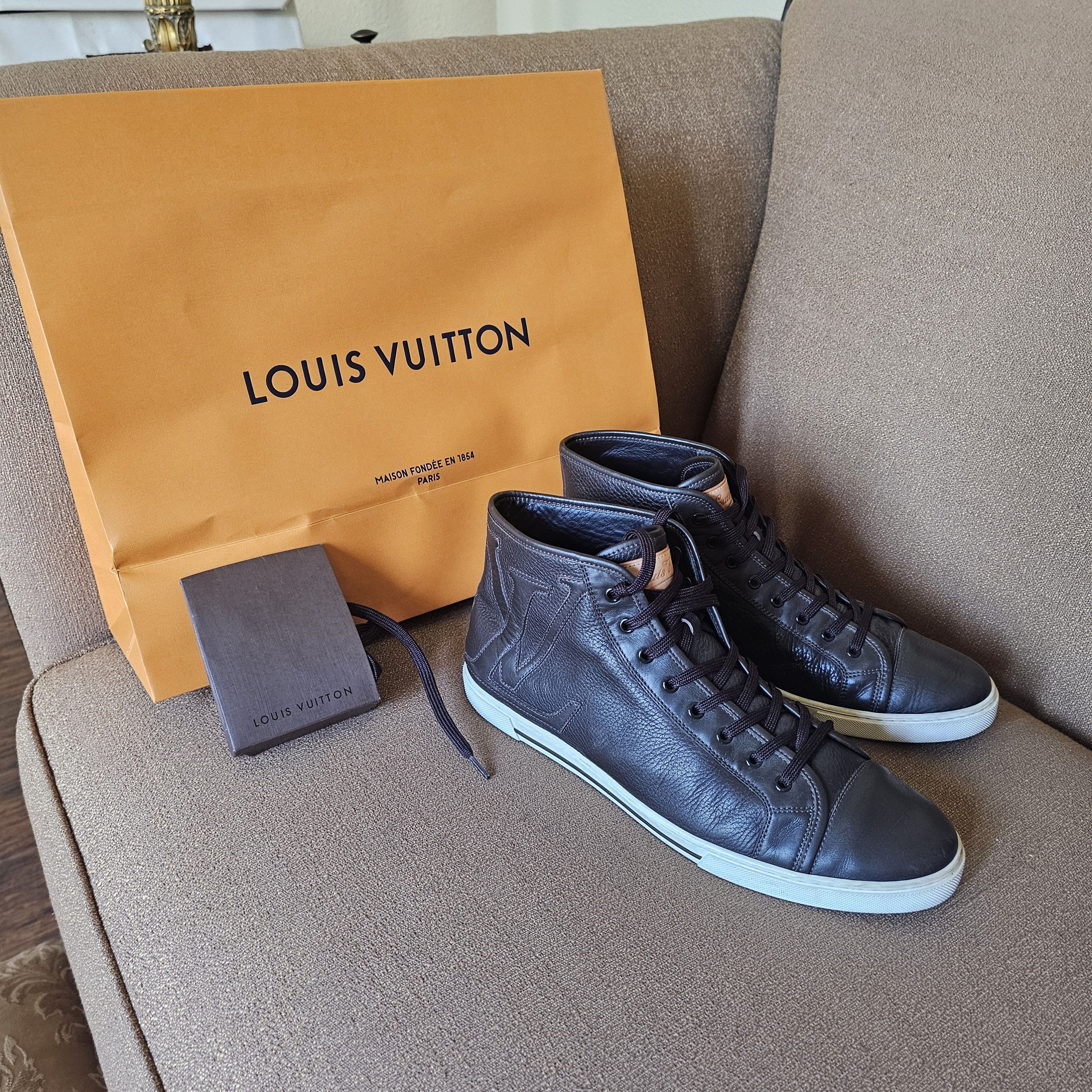 Louis Vuitton Louis Vuitton High Top Leather Brown Sneakers LV Sz 9, US 10 Size US 10 / EU 43 - 12 Thumbnail