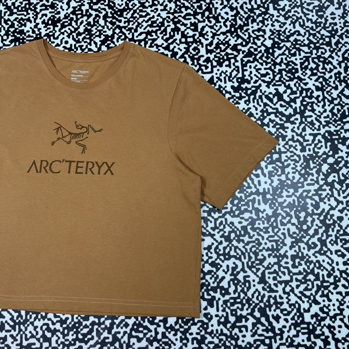Arc'teryx Vintage Y2K Arcteryx Big Logo Outdoor Style Cropped T-shirt Size L / US 10 / IT 46 - 4 Thumbnail