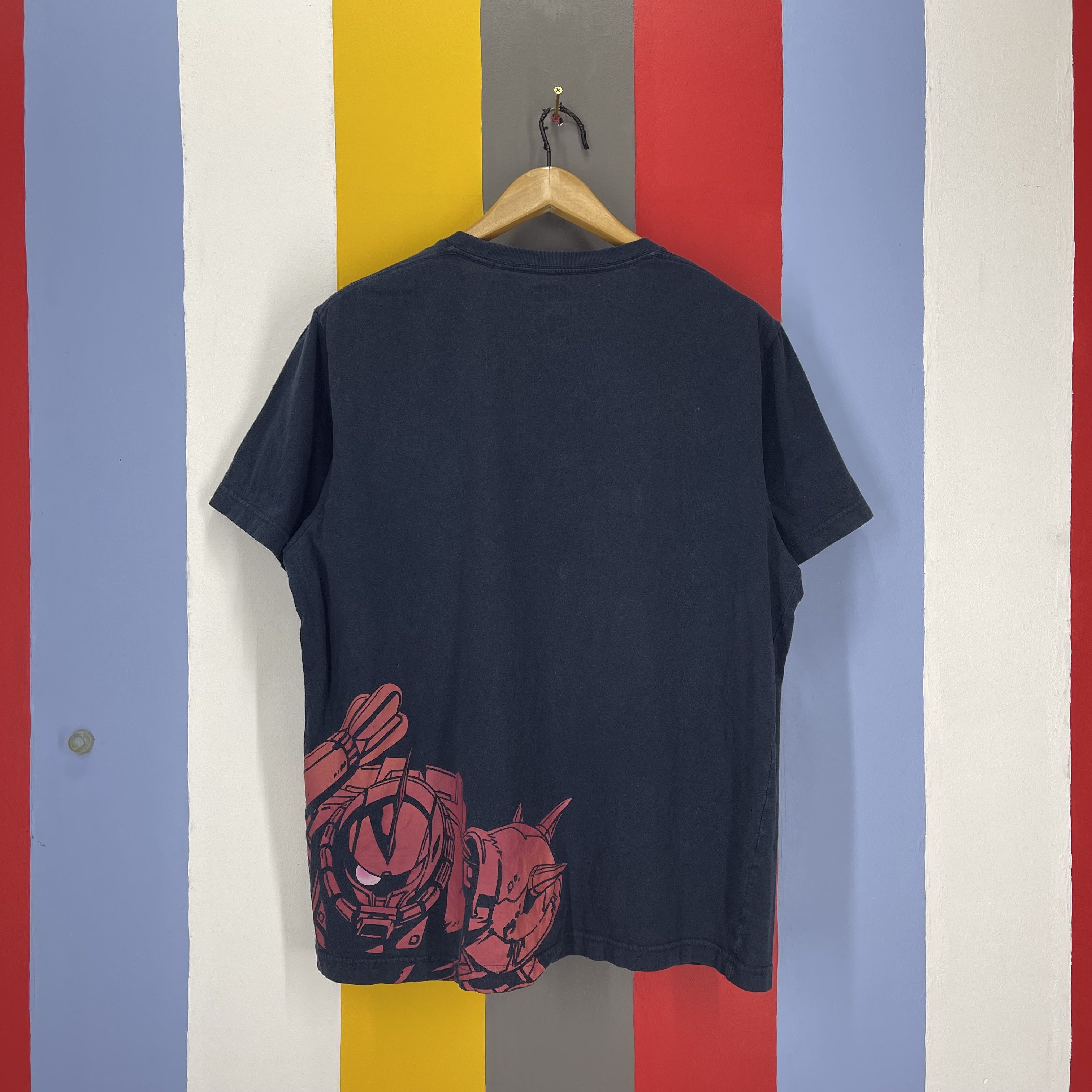Uniqlo GUNDAM x UNIQLO Crew Neck T Shirt #2004/13 Size US L / EU 52-54 / 3 - 1 Thumbnail
