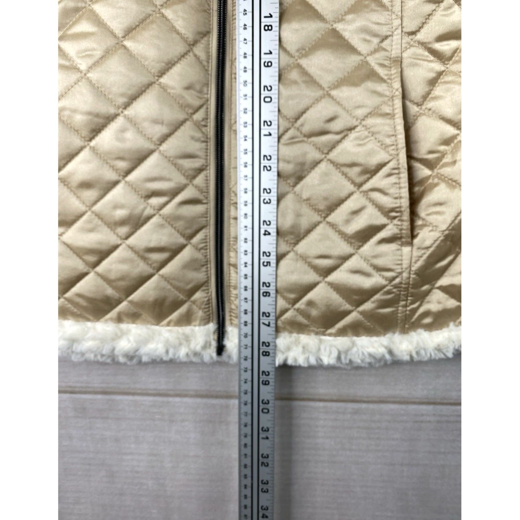 Vintage D & CO. Denim Company Vest Womens S Gold Cream Sherpa Fleece Reversible Pockets Size S / US 4 / IT 40 - 4 Thumbnail