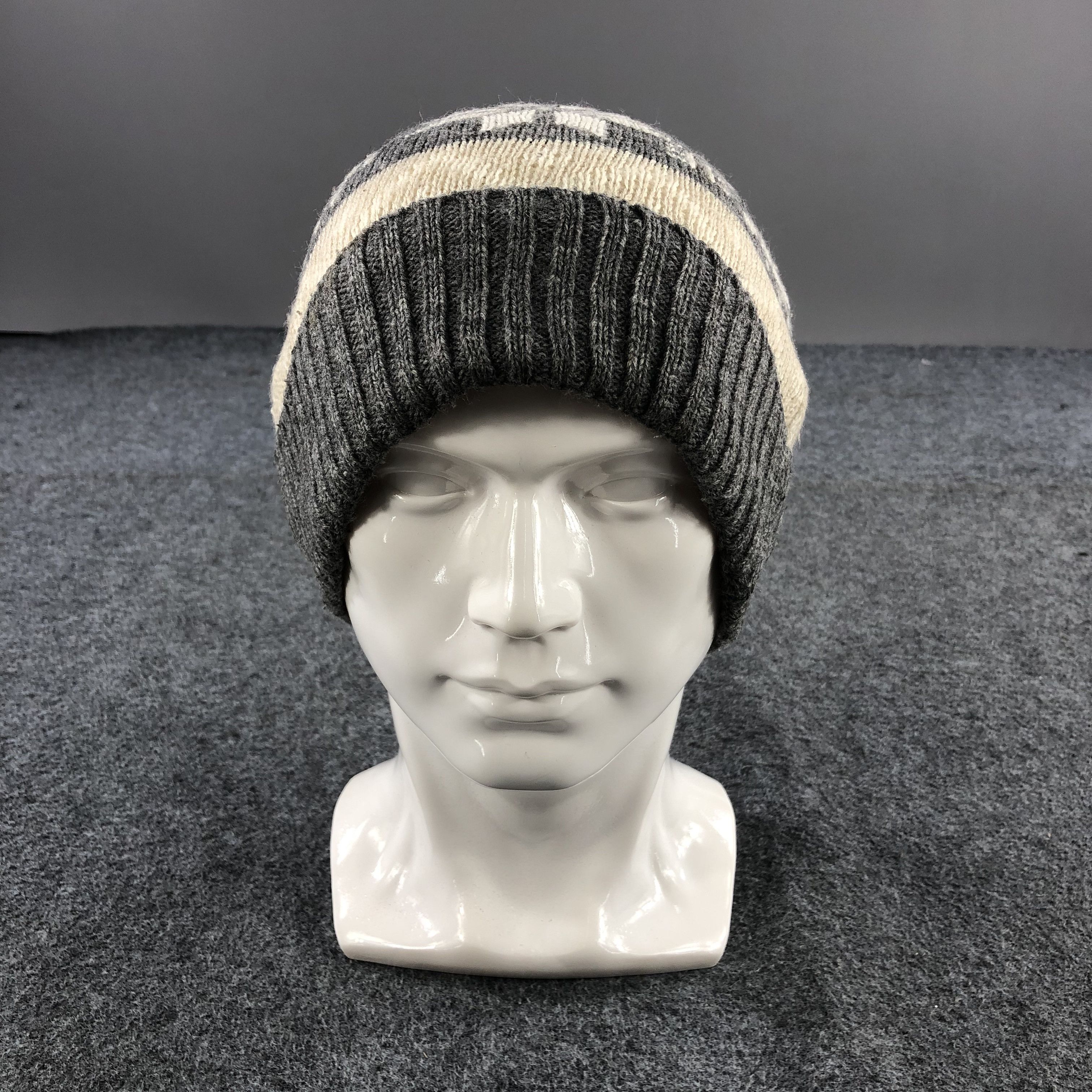 Vintage Unknown Reindeer Design Bobble Beanie Snowcap Snow Hat B231 Size ONE SIZE - 2 Thumbnail