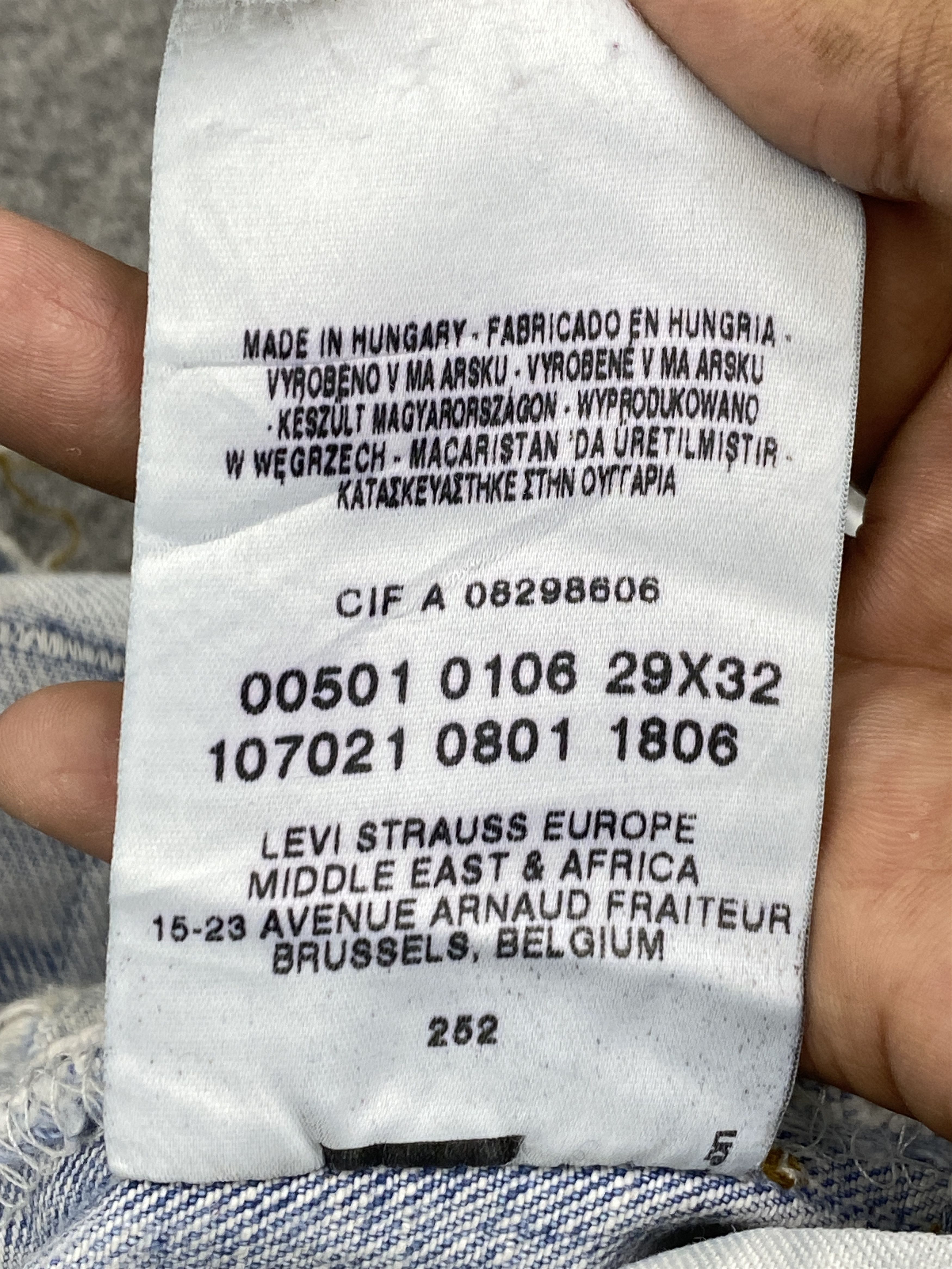 Levi's Vintage Levis 501 Light Wash Ripped Jeans DP2754 Size US 28 / EU 44 - 8 Thumbnail