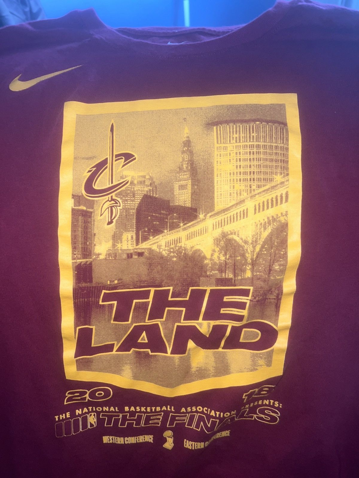 Nike Nike Dri-Fit NBA 2018 Finals Cleveland Cavaliers The Land T Size US XXL / EU 58 / 5 - 2 Thumbnail