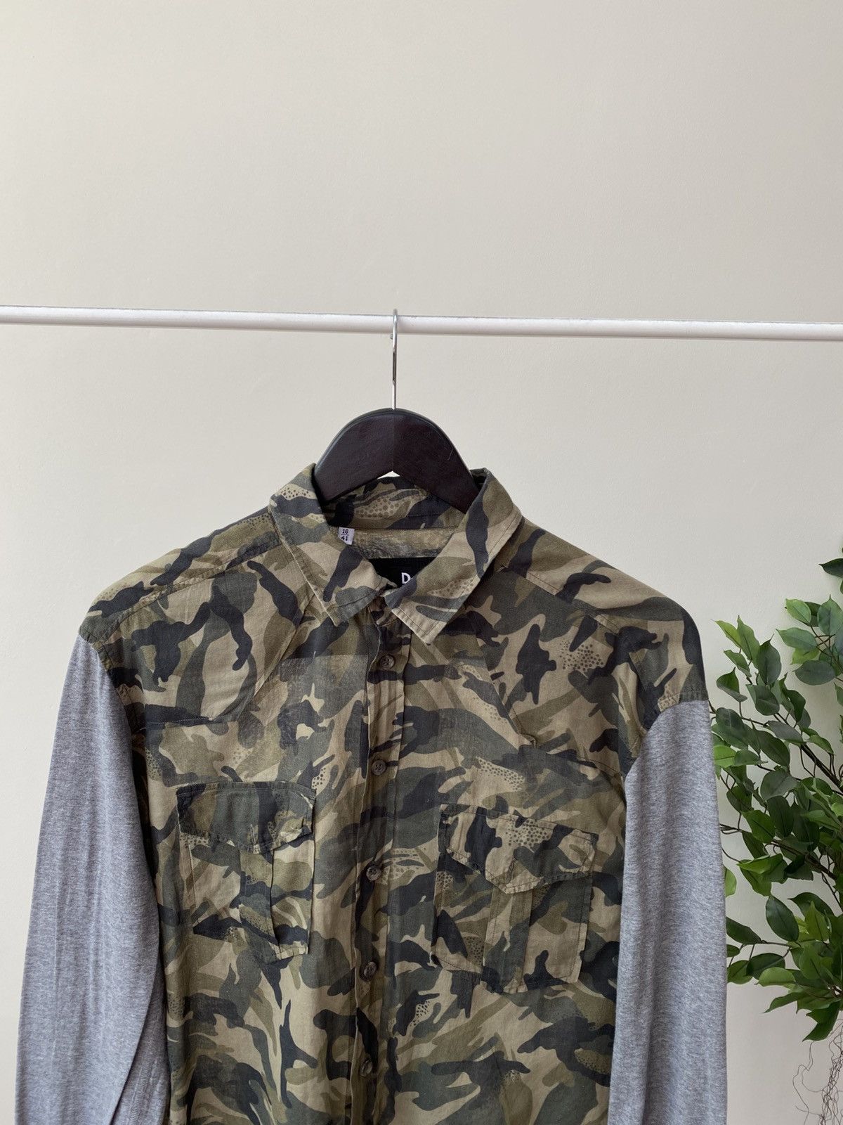 Dolce & Gabbana Vintage Dolce & Gabbana D&G Brad Camouflage Shirt Size US L / EU 52-54 / 3 - 5 Thumbnail