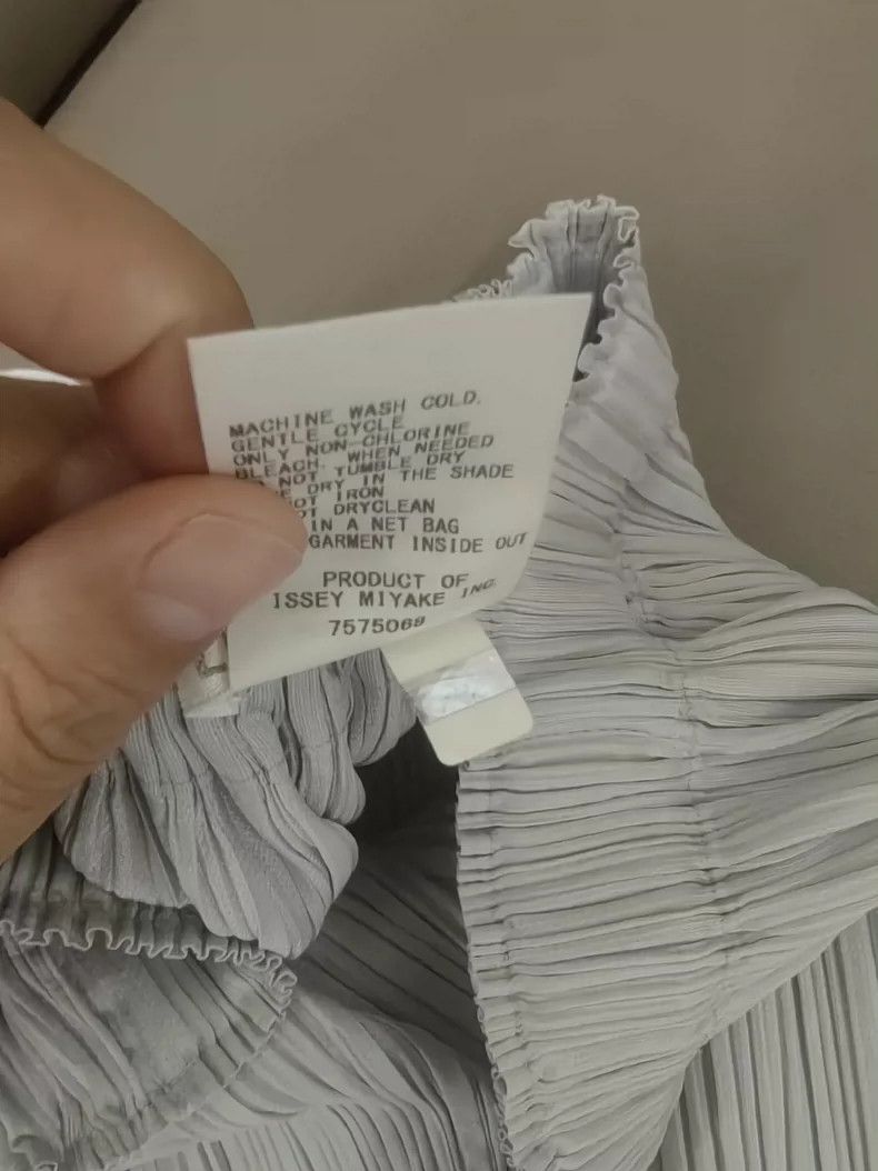Issey Miyake issey miyake size:3 Grey petal skirt Size 42" / US 20 - 8 Thumbnail