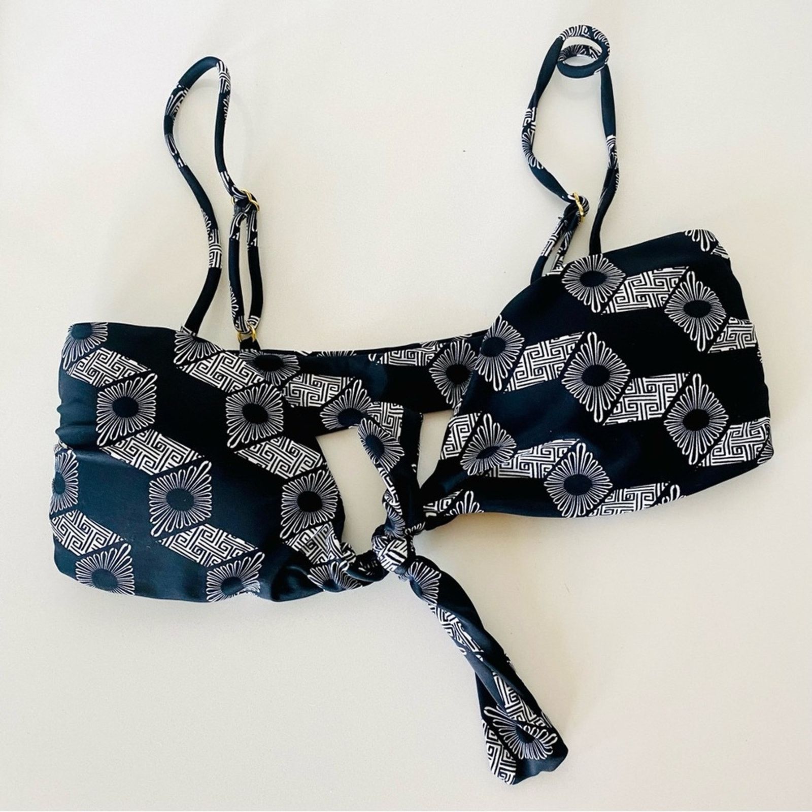 AMUSE SOCIETY REVOLVE Black White Tie Swimsuit Bikini Top