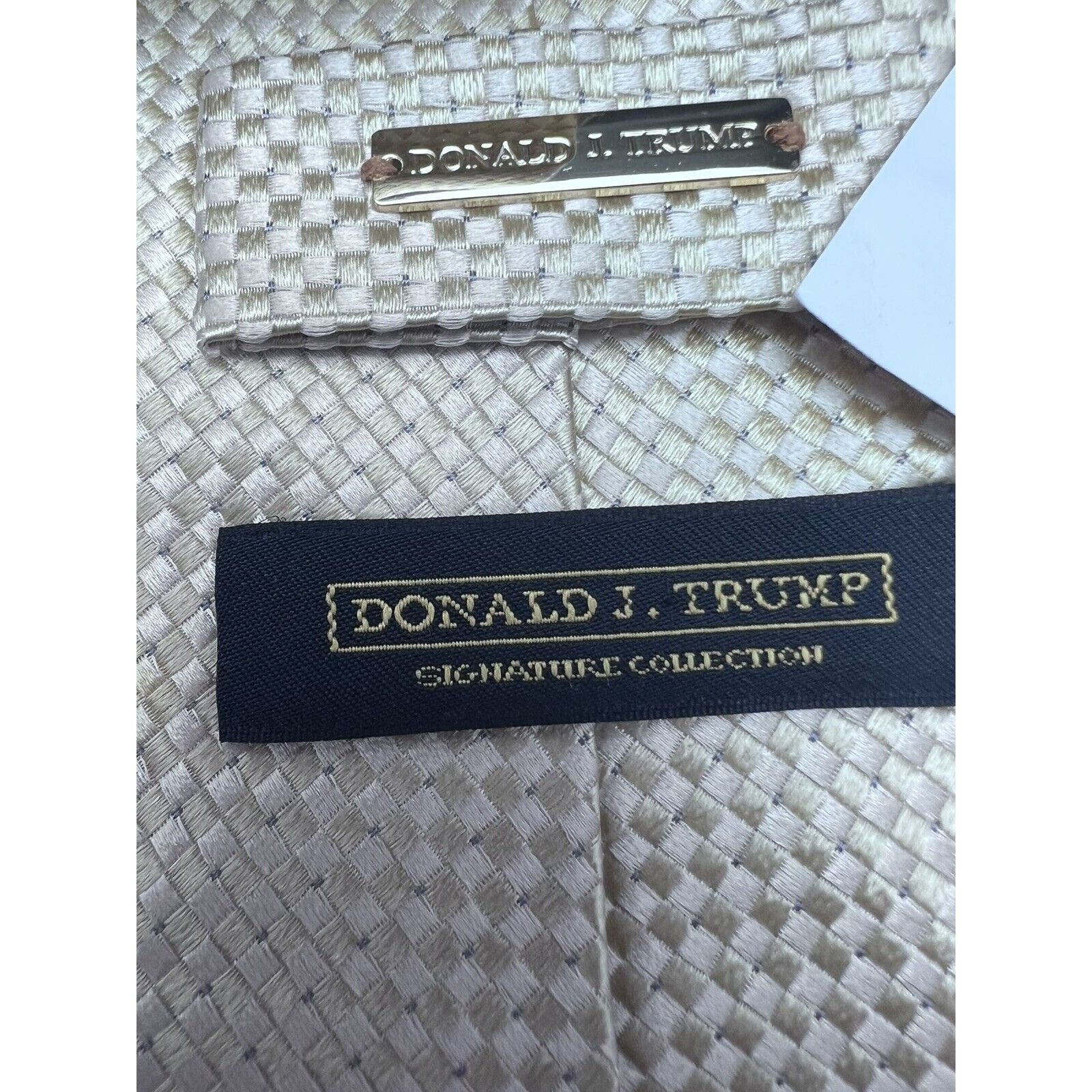 Donald Trump DONALD J. TRUMP Tie Width: 4” Length: 59” Yellow Size ONE SIZE - 4 Thumbnail