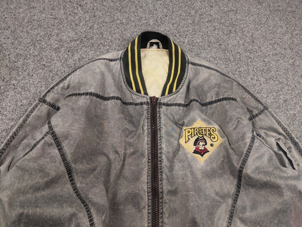 MLB Vintage 90's Pittsburgh Pirates Embroidered bomber Jacket Size US L / EU 52-54 / 3 - 5 Thumbnail