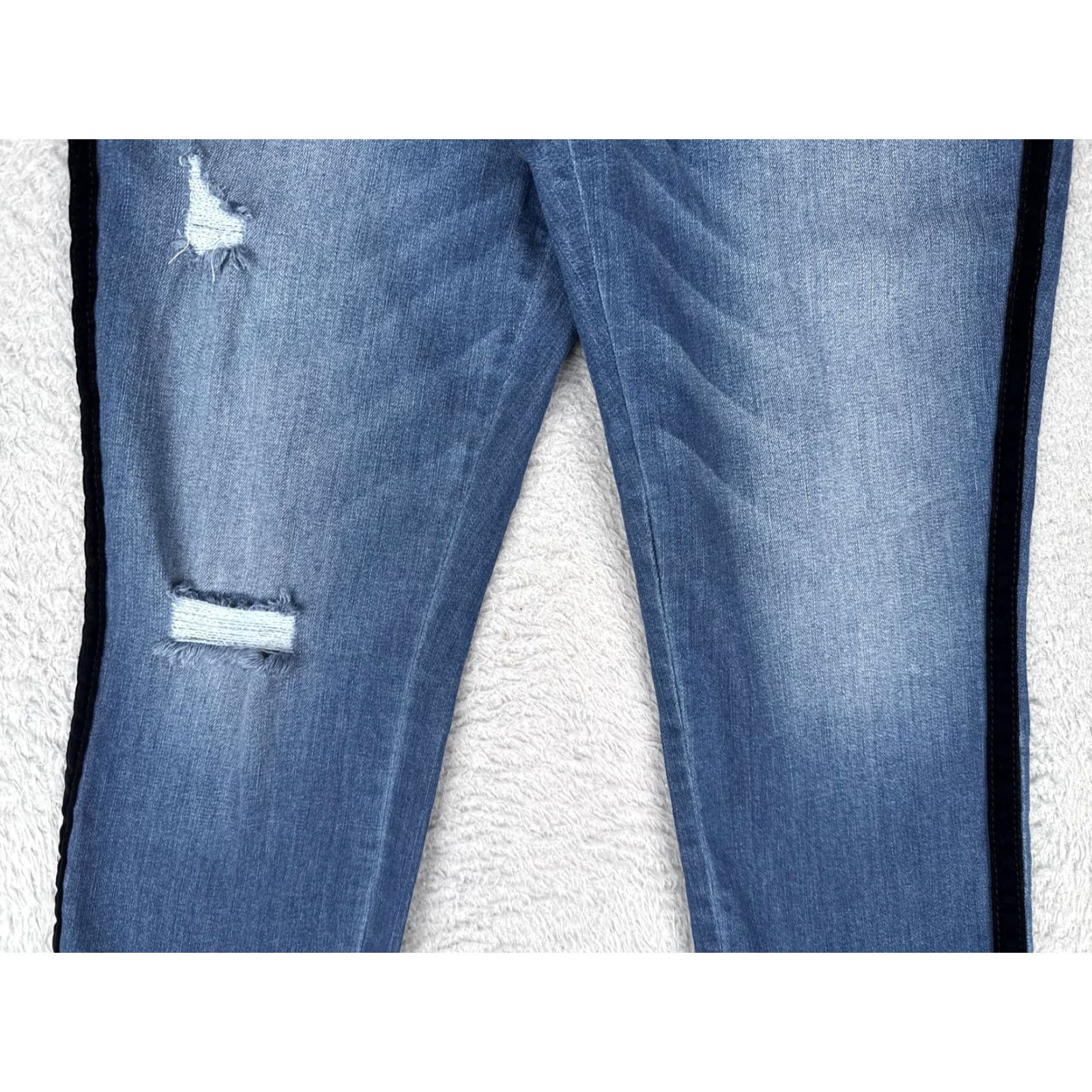 Vintage a.n.a A New Approach Jeans Womens 10 Blue Skinny Ankle Side Stripe Distressed Size 32" / US 10 / IT 46 - 3 Thumbnail