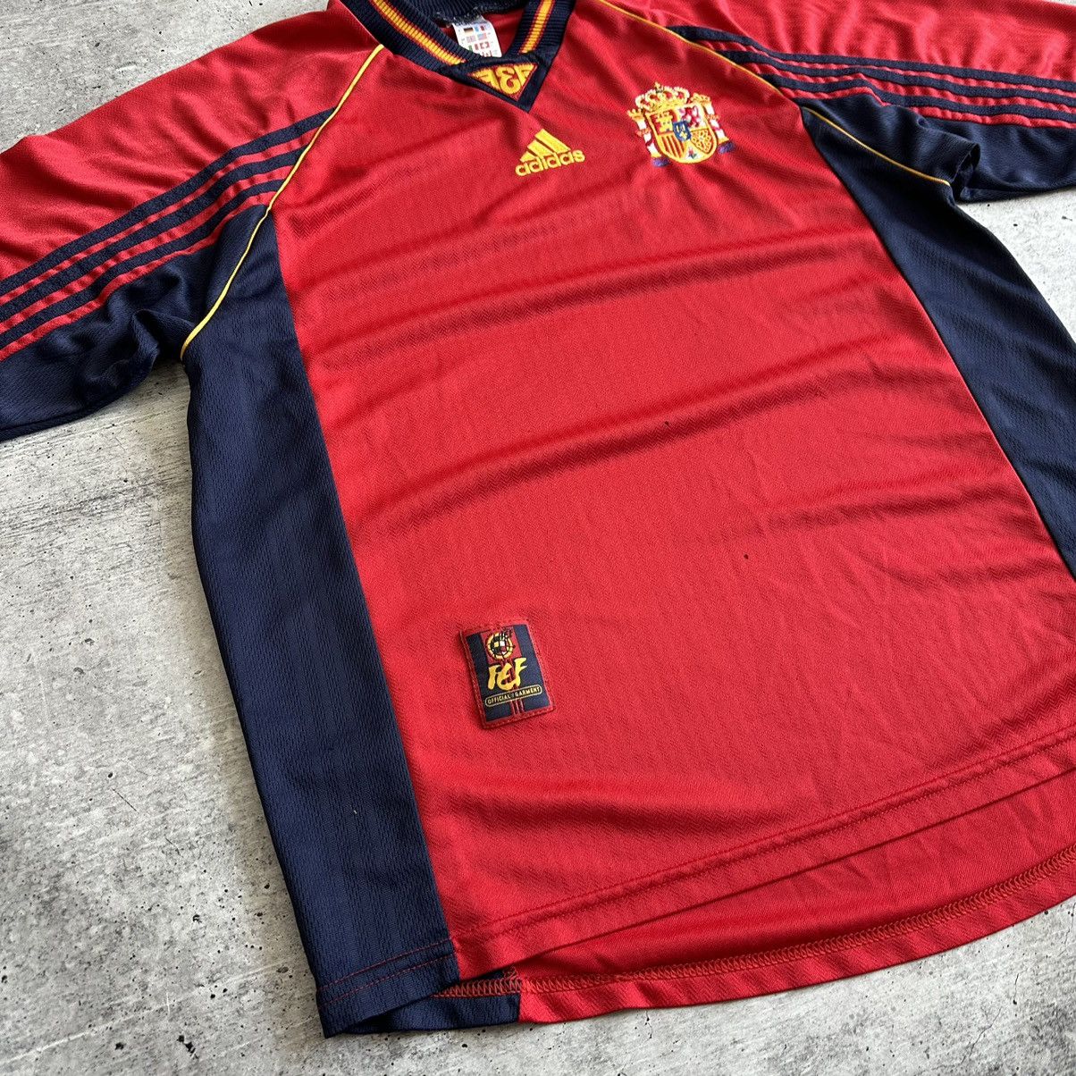 Vintage Vintage Adidas Spain 1998 Home Football Shirt Soccer Jersey Size US L / EU 52-54 / 3 - 4 Thumbnail