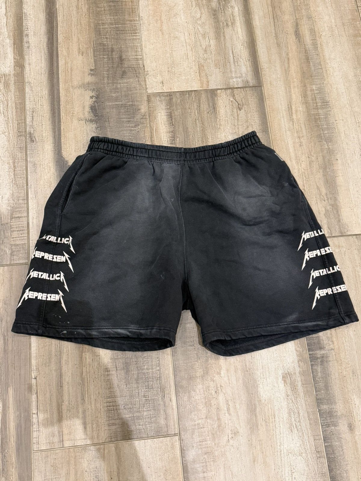 Represent Clo. Represent Metallica sweatshorts Size US 36 / EU 52 - 1 Thumbnail