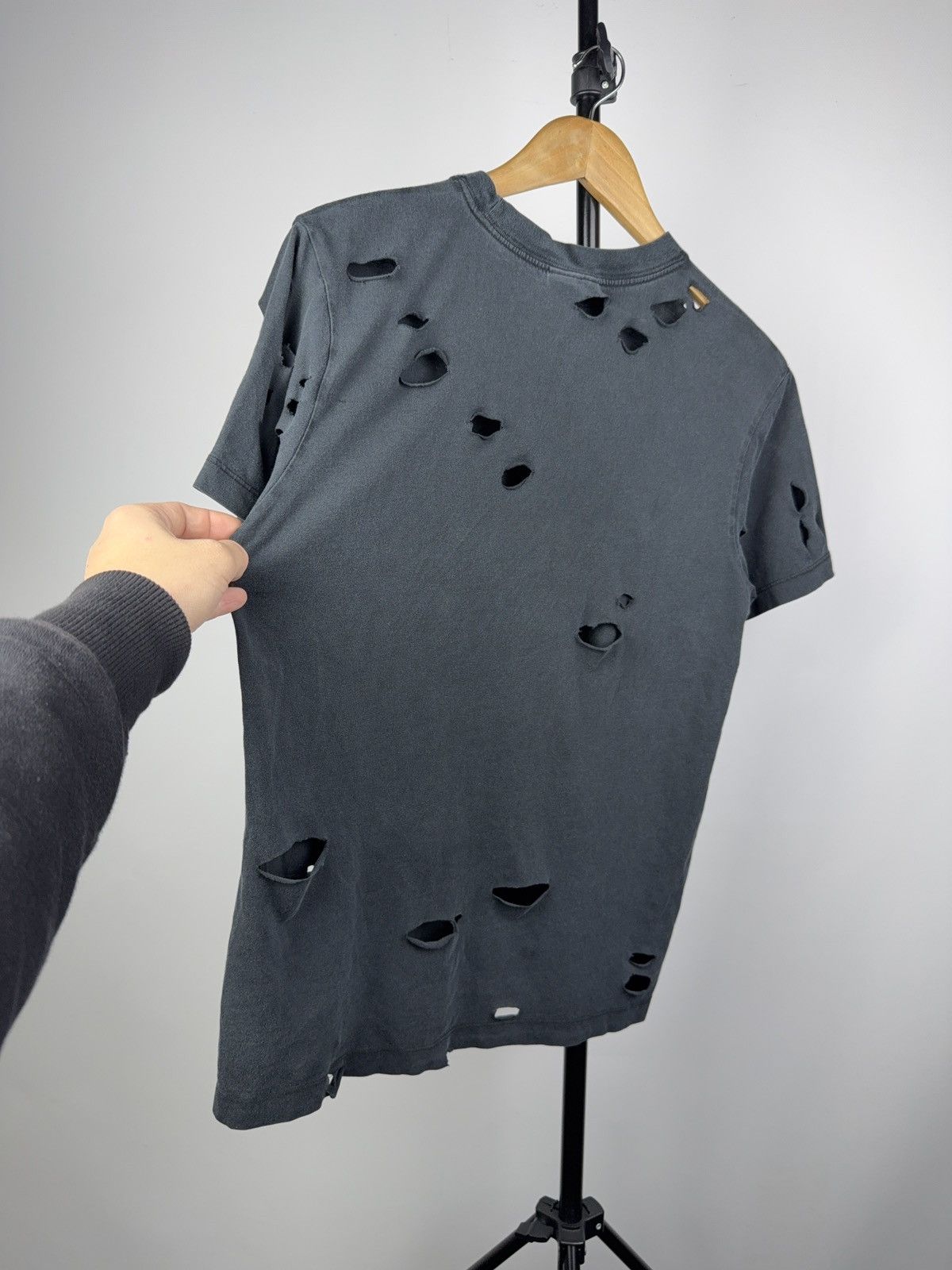 Nike 00s Nike Black Distressed Tee Central Swoosh Y2K Grunge Size US XS / EU 42 / 0 - 11 Thumbnail