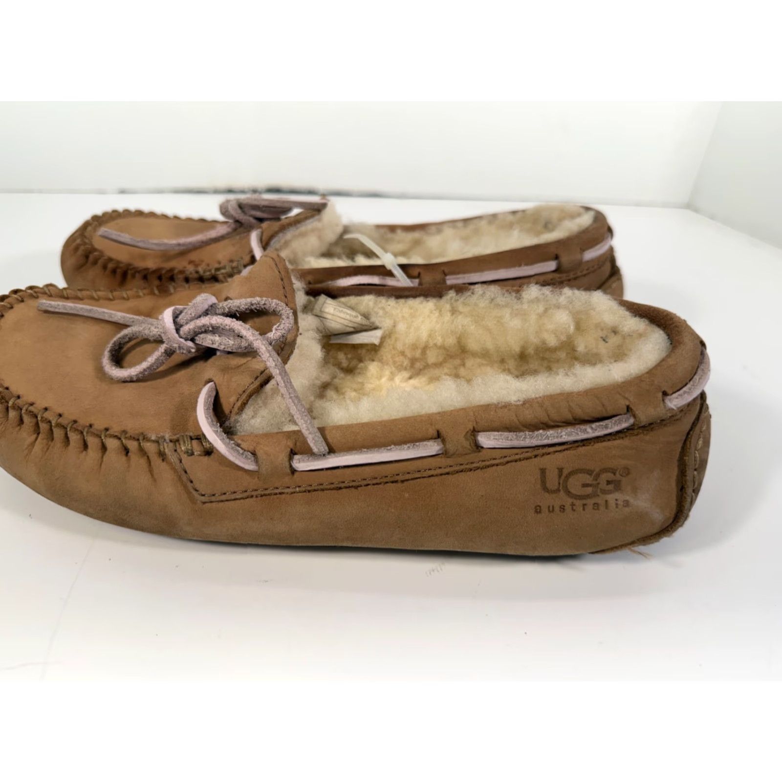 Ugg UGG Dakota Moccasins Slippers Women 8 Brown Sheepskin Lined Comfort Slip On Moccasin Shoes Womens Brown 8 UGG Dakota Moccasins Slippers Size US 8 / IT 38 - 6 Thumbnail