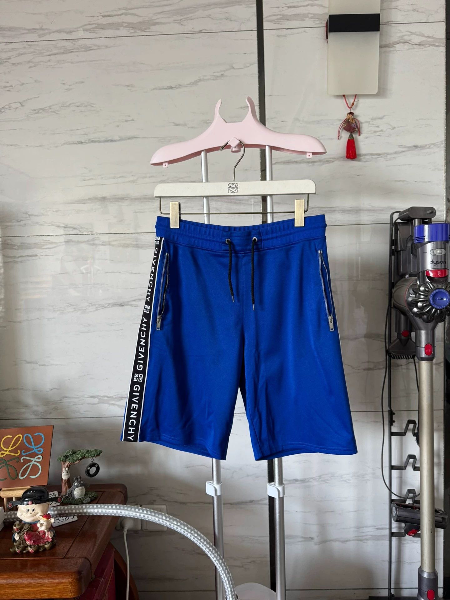 Givenchy Givenchy M new shorts Size US 32 / EU 48 - 1 Thumbnail